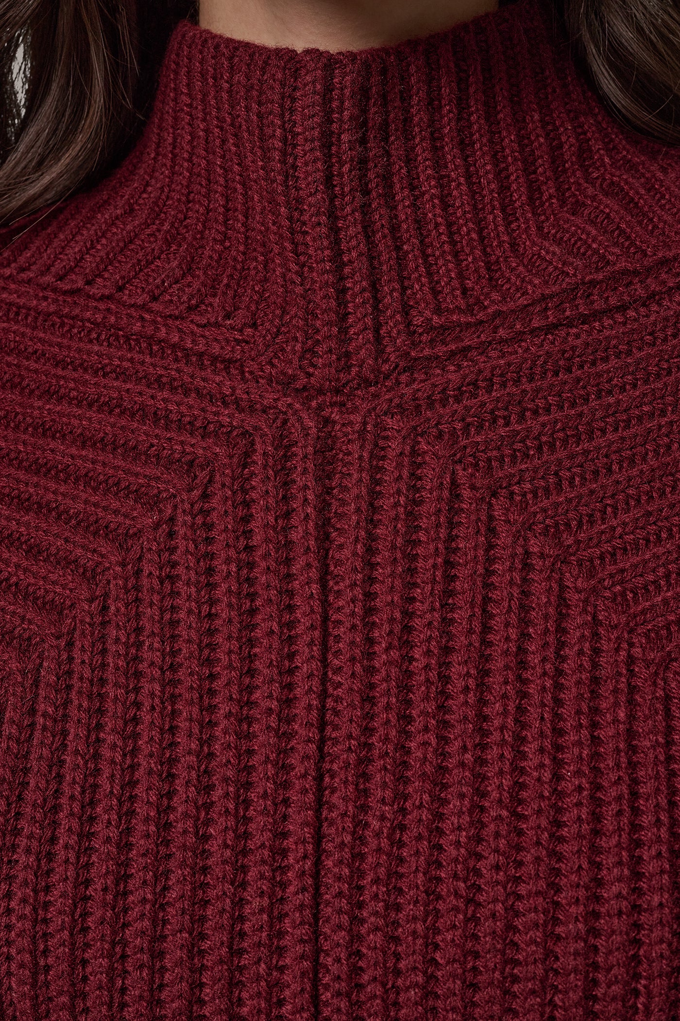 SLEEVELESS TURTLENECK SWEATER TUNIC VIEW 8