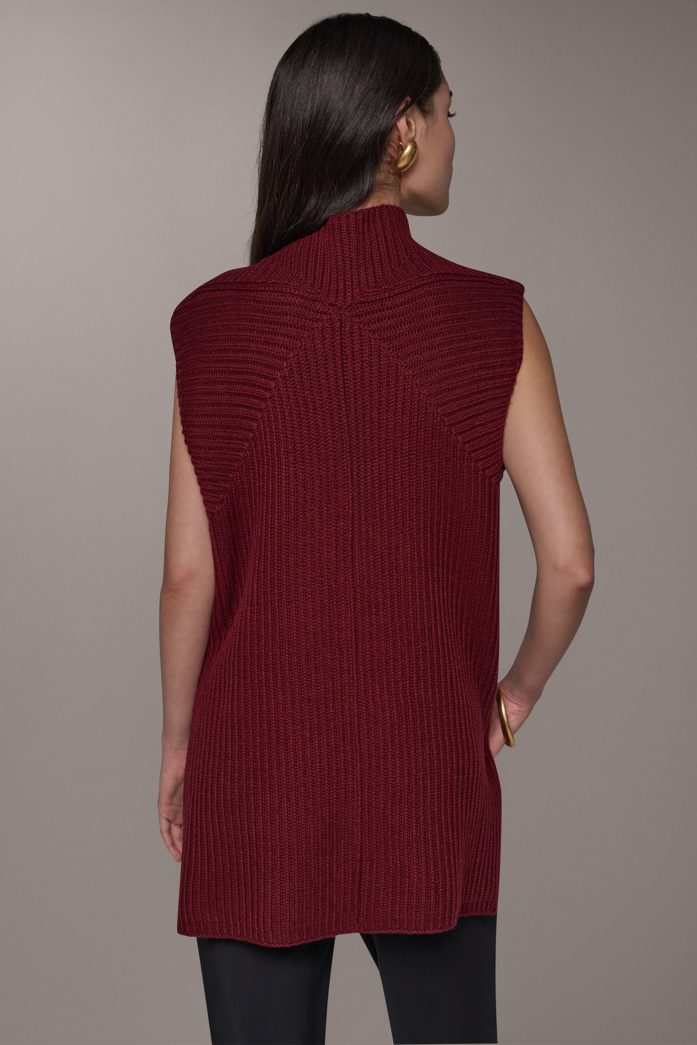 SLEEVELESS TURTLENECK SWEATER TUNIC VIEW 3