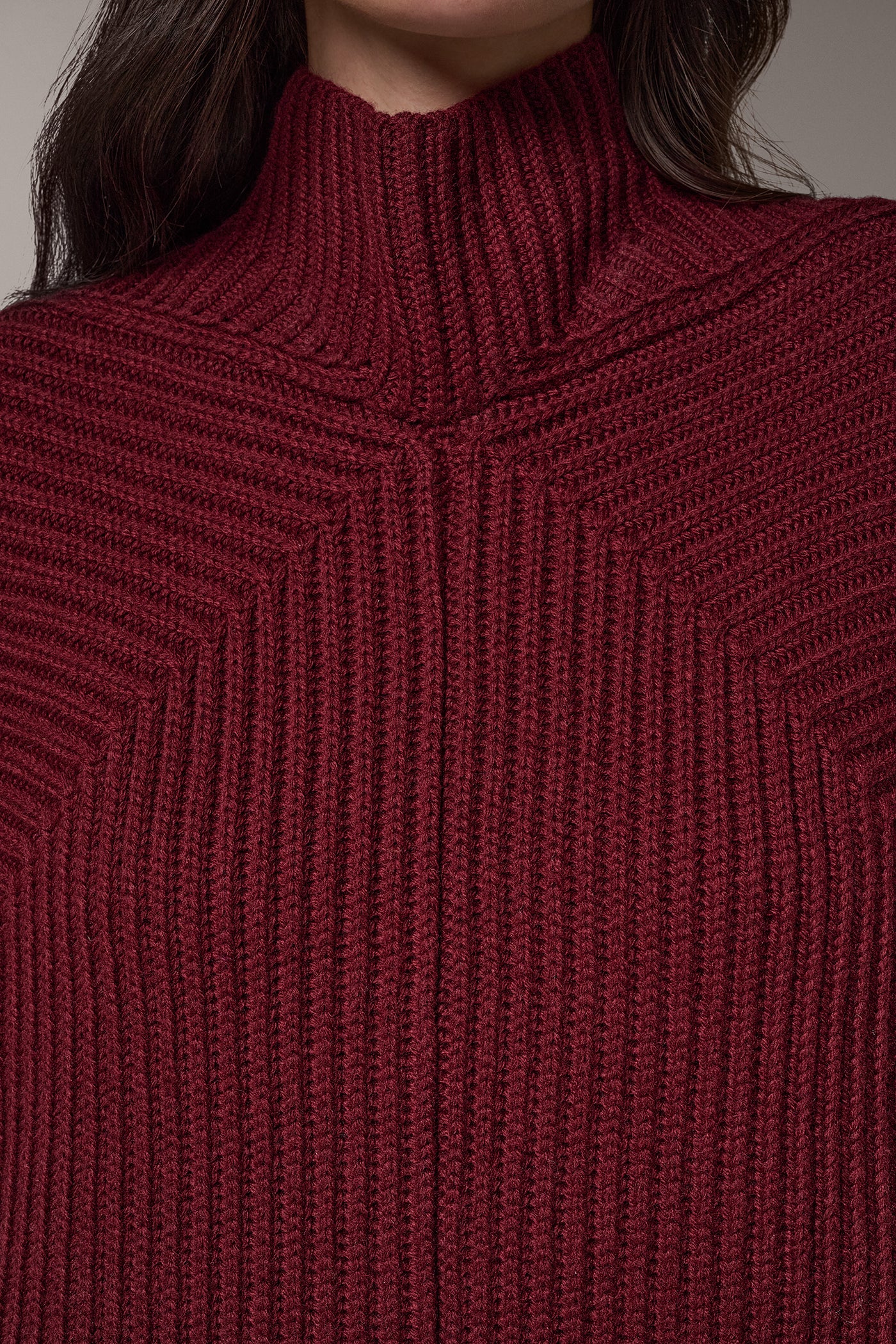 SLEEVELESS TURTLENECK SWEATER TUNIC VIEW 6