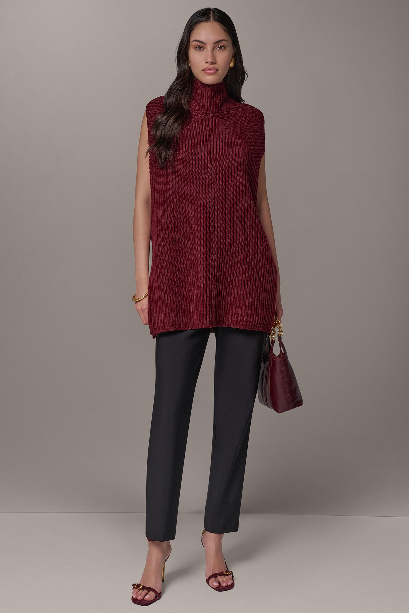 SLEEVELESS TURTLENECK SWEATER TUNIC VIEW 9