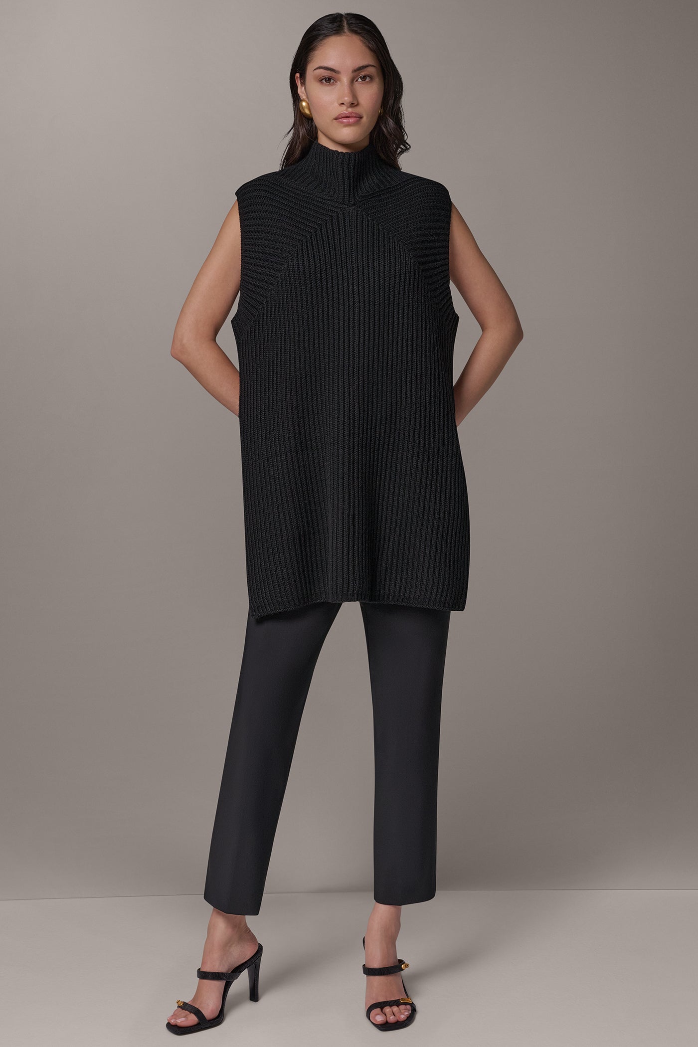 SLEEVELESS TURTLENECK SWEATER TUNIC VIEW 7