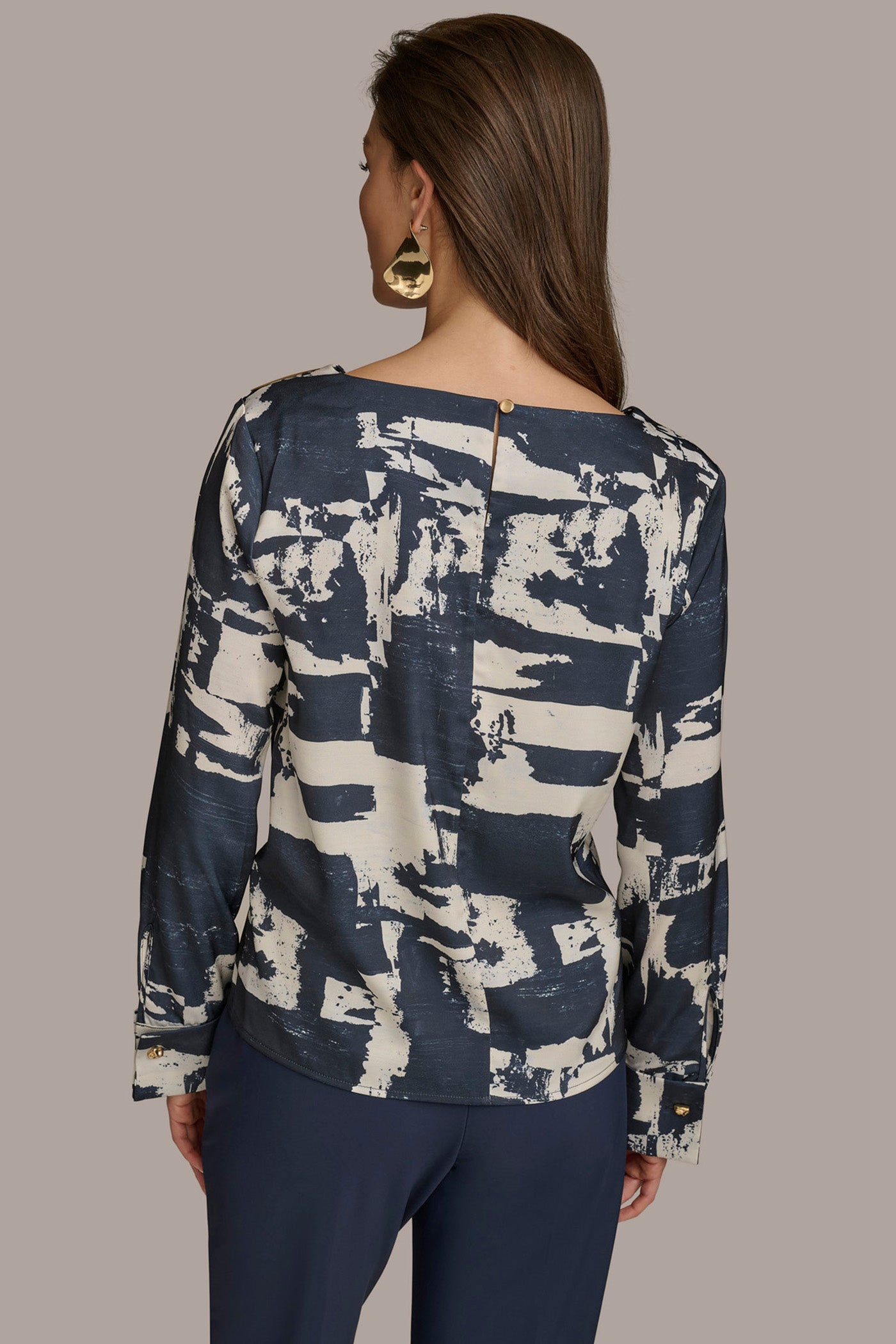 PRINTED TOP WITH HARDWARE | View 2 | Last Chance