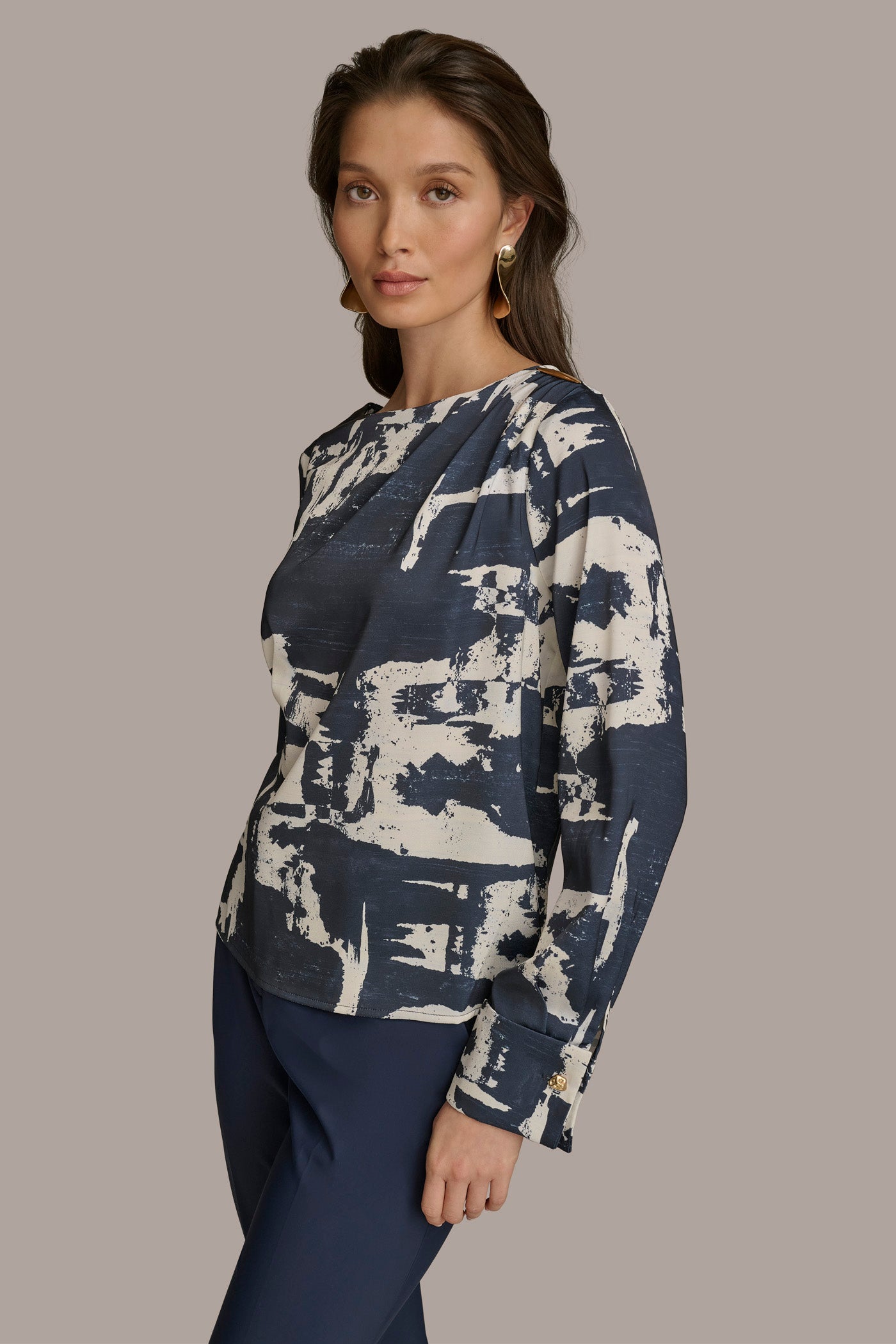 PRINTED TOP WITH HARDWARE VIEW 3 | Last Chance