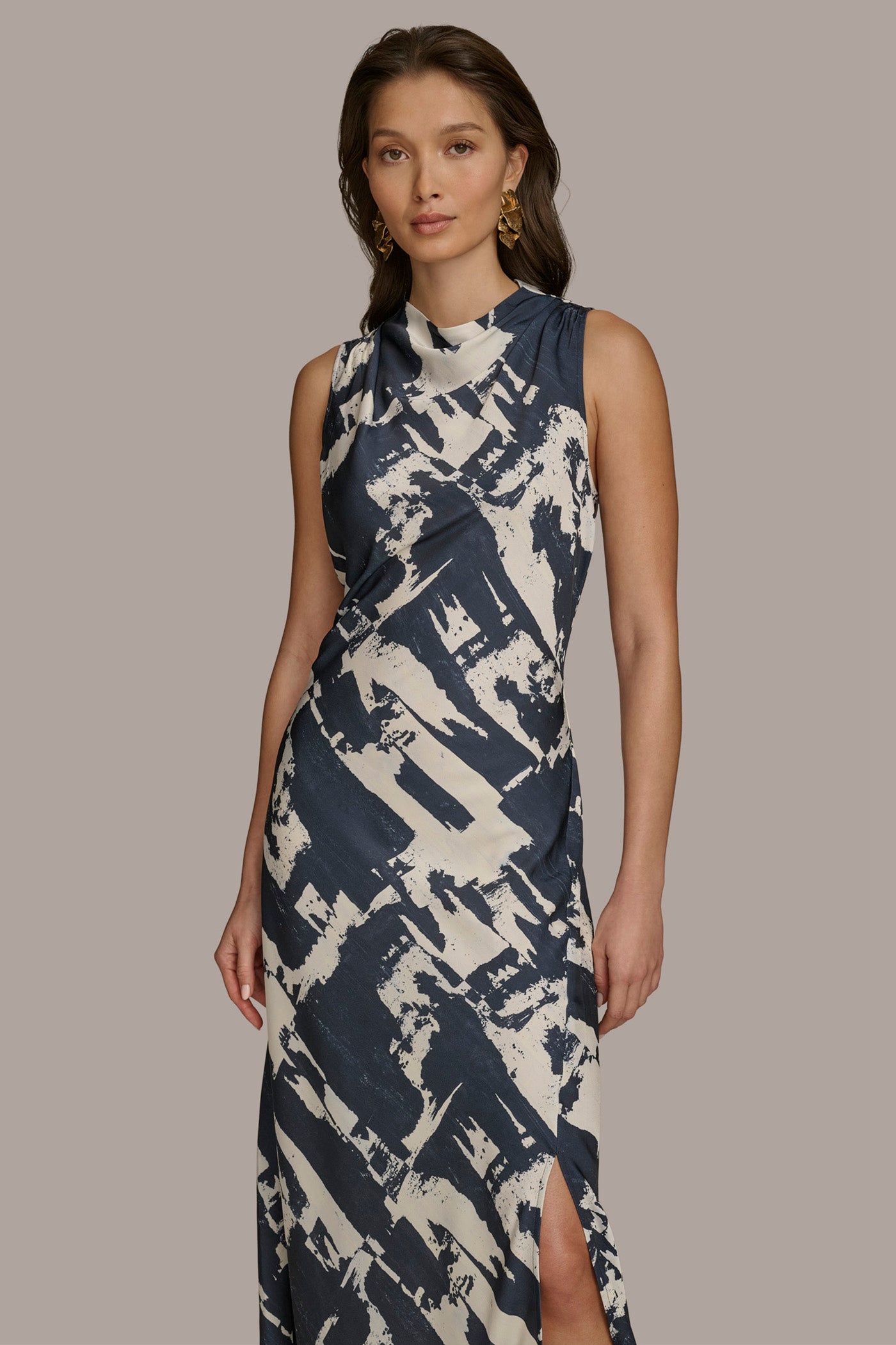 SLEEVELESS MOCK-NECK PRINTED MIDI DRESS VIEW 7 | SALE
