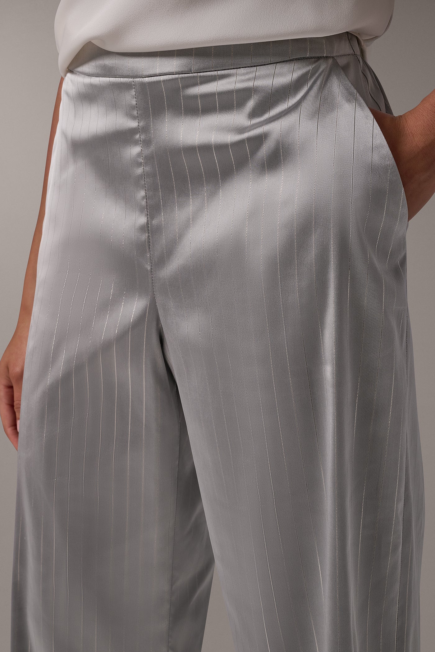 HIGH-RISE METALLIC WIDE-LEG PULL-ON PANT VIEW 5