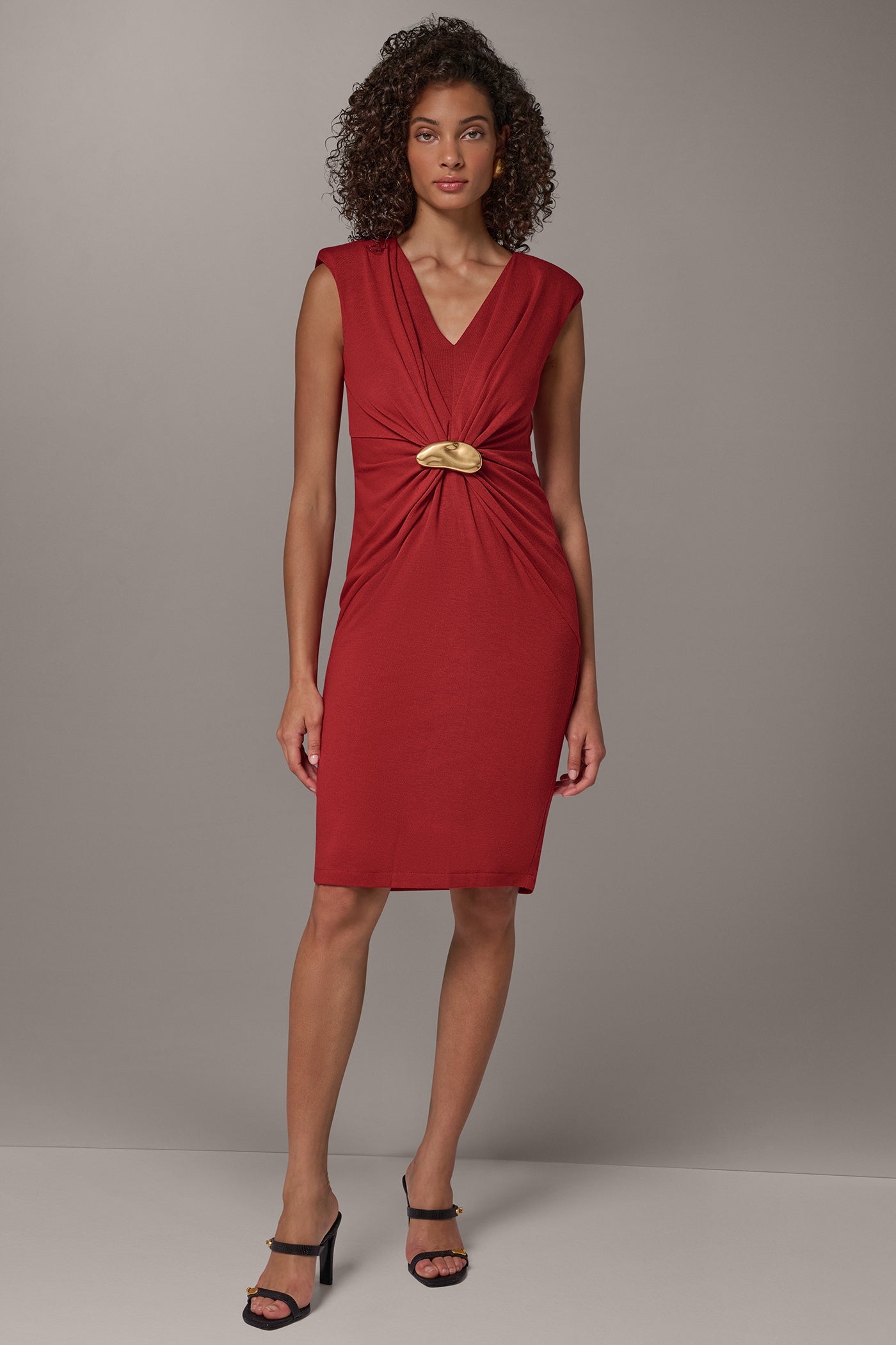 V-NECK SHEATH VIEW 1