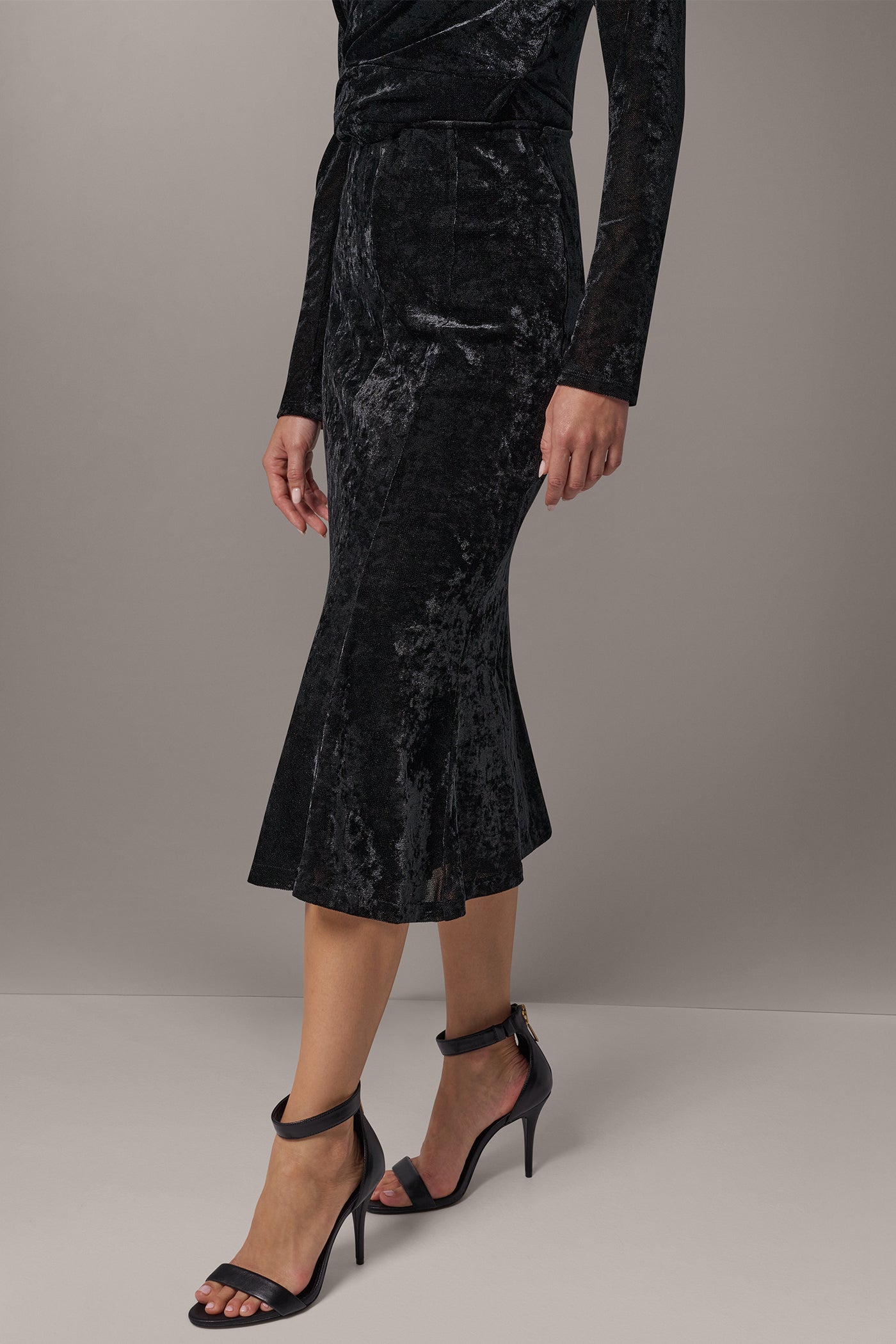 STRETCH VELVET MIDI TRUMPET SKIRT VIEW 2