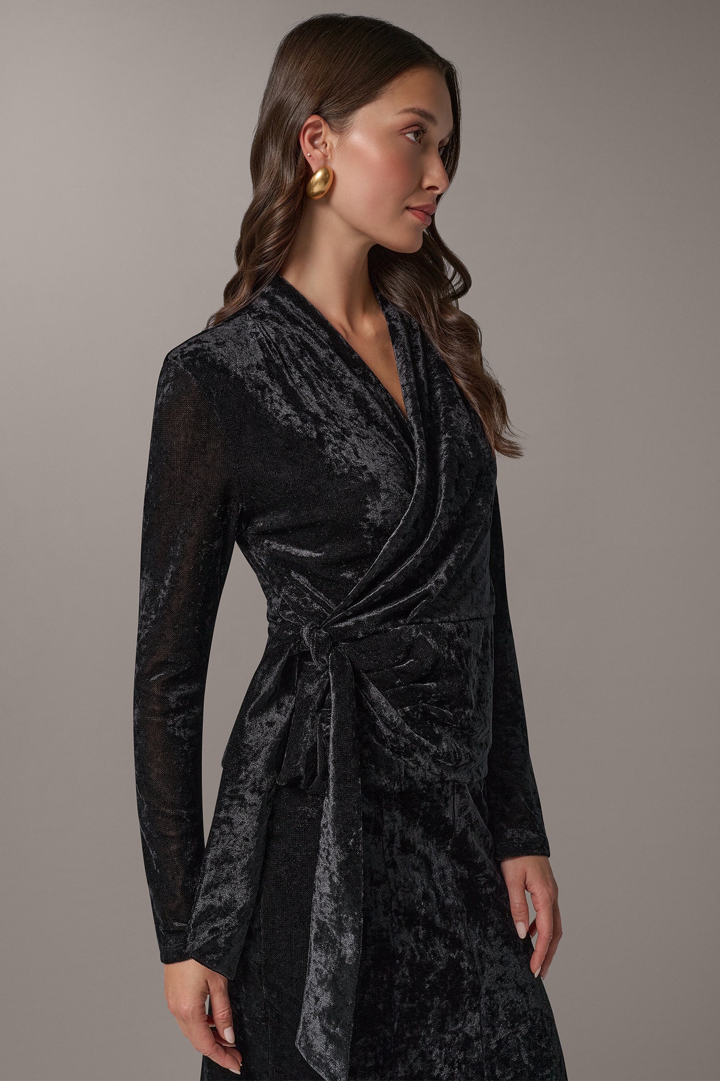 STRETCH VELVET WRAP-EFFECT TOP VIEW 2