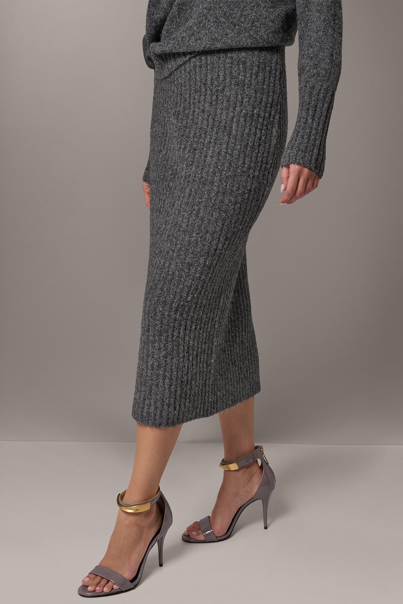 RIB MIDI SWEATER SKIRT VIEW 2