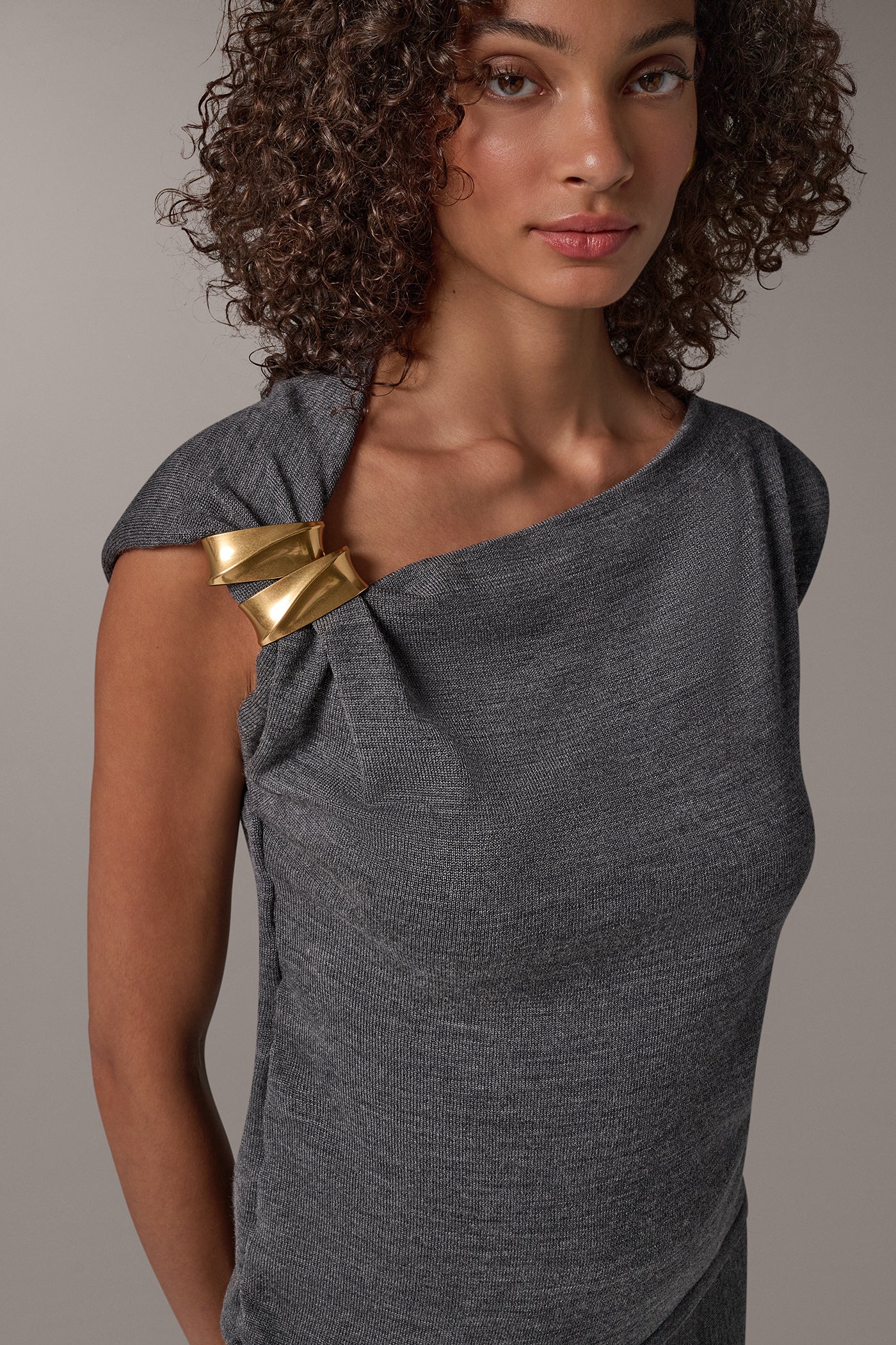 WOOL ASYMMETRIC SLEEVE SWEATER VIEW 2