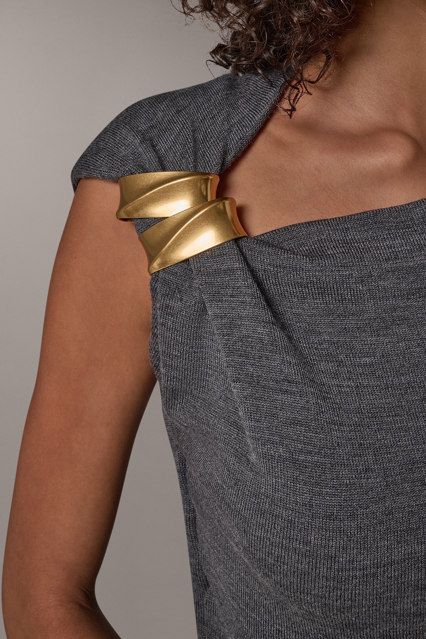 WOOL ASYMMETRIC SLEEVE SWEATER VIEW 7