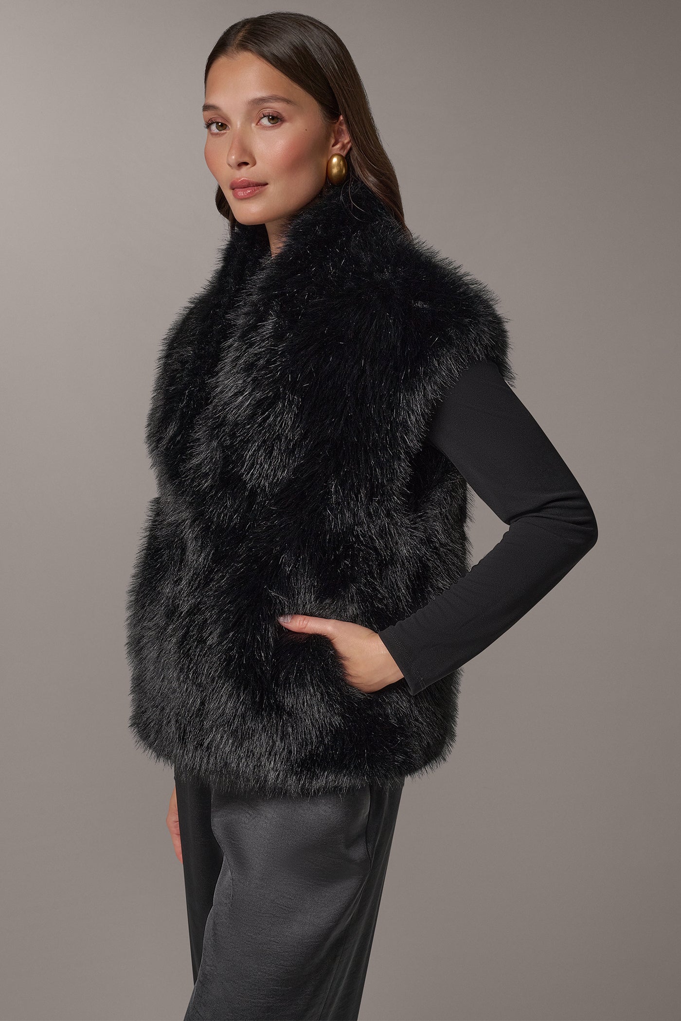 FAUX FUR VEST VIEW 2