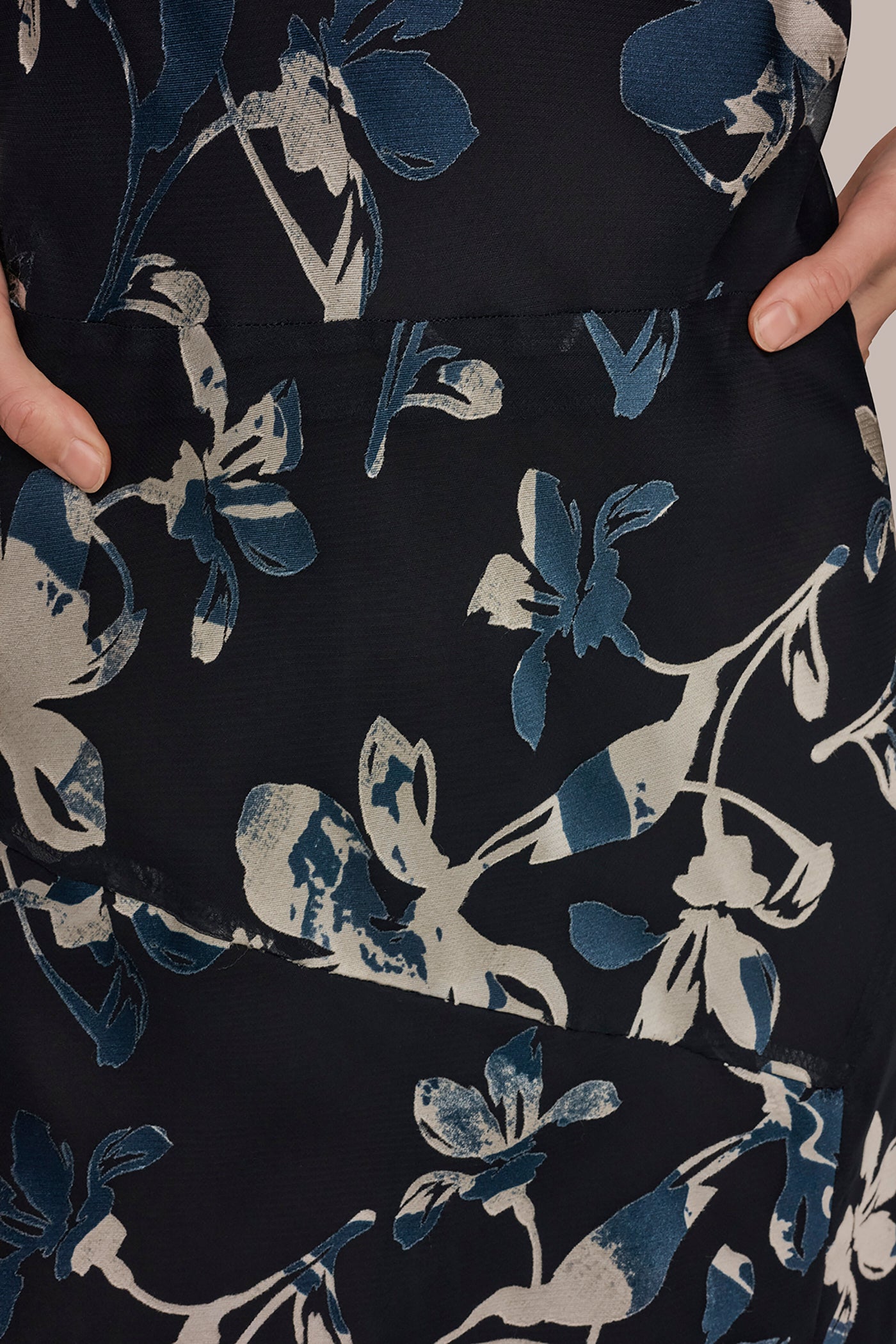 BURNOUT HIGH-NECK DRESS VIEW 6