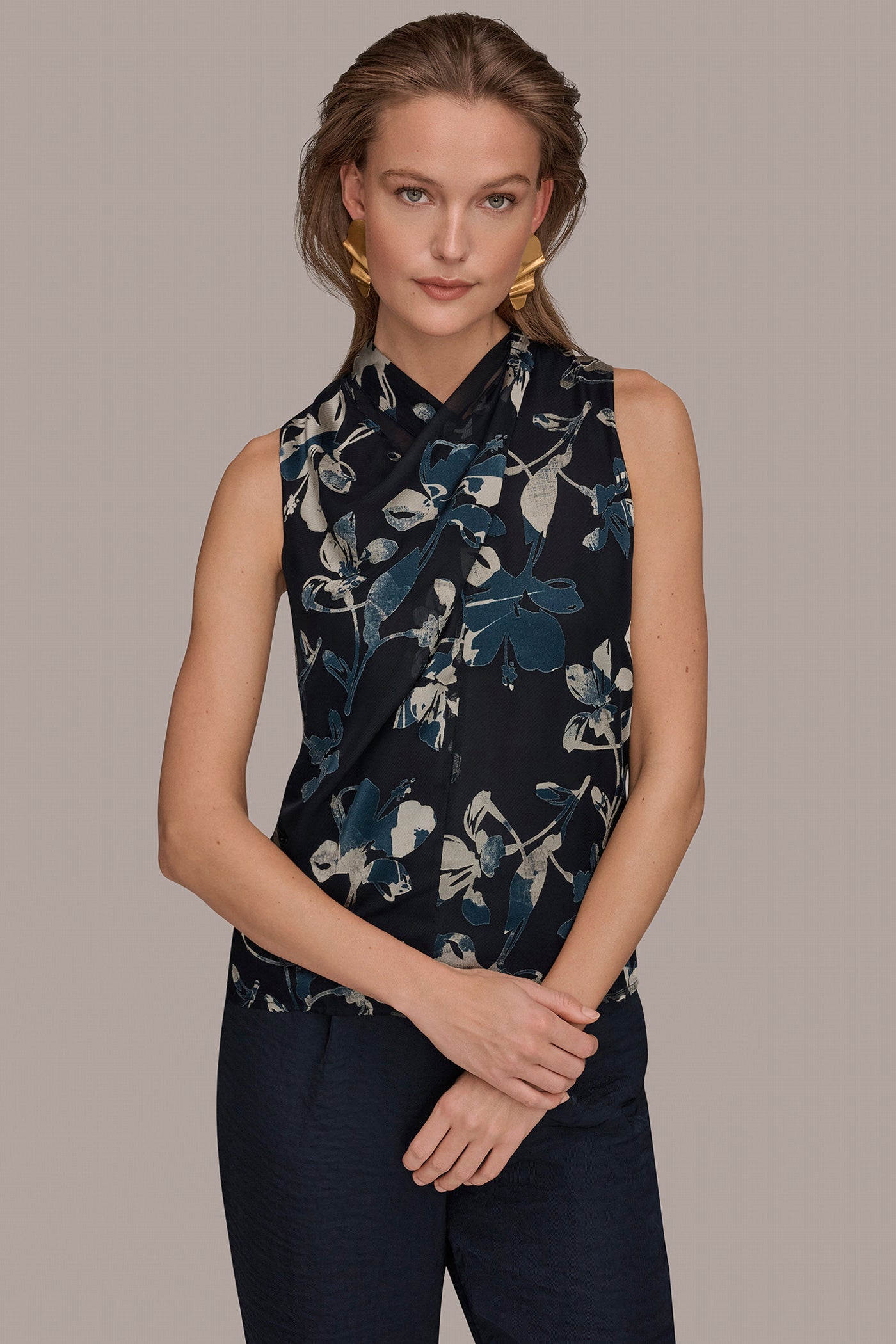 FLORAL CRISSCROSS TOP | View 1 | New clothing