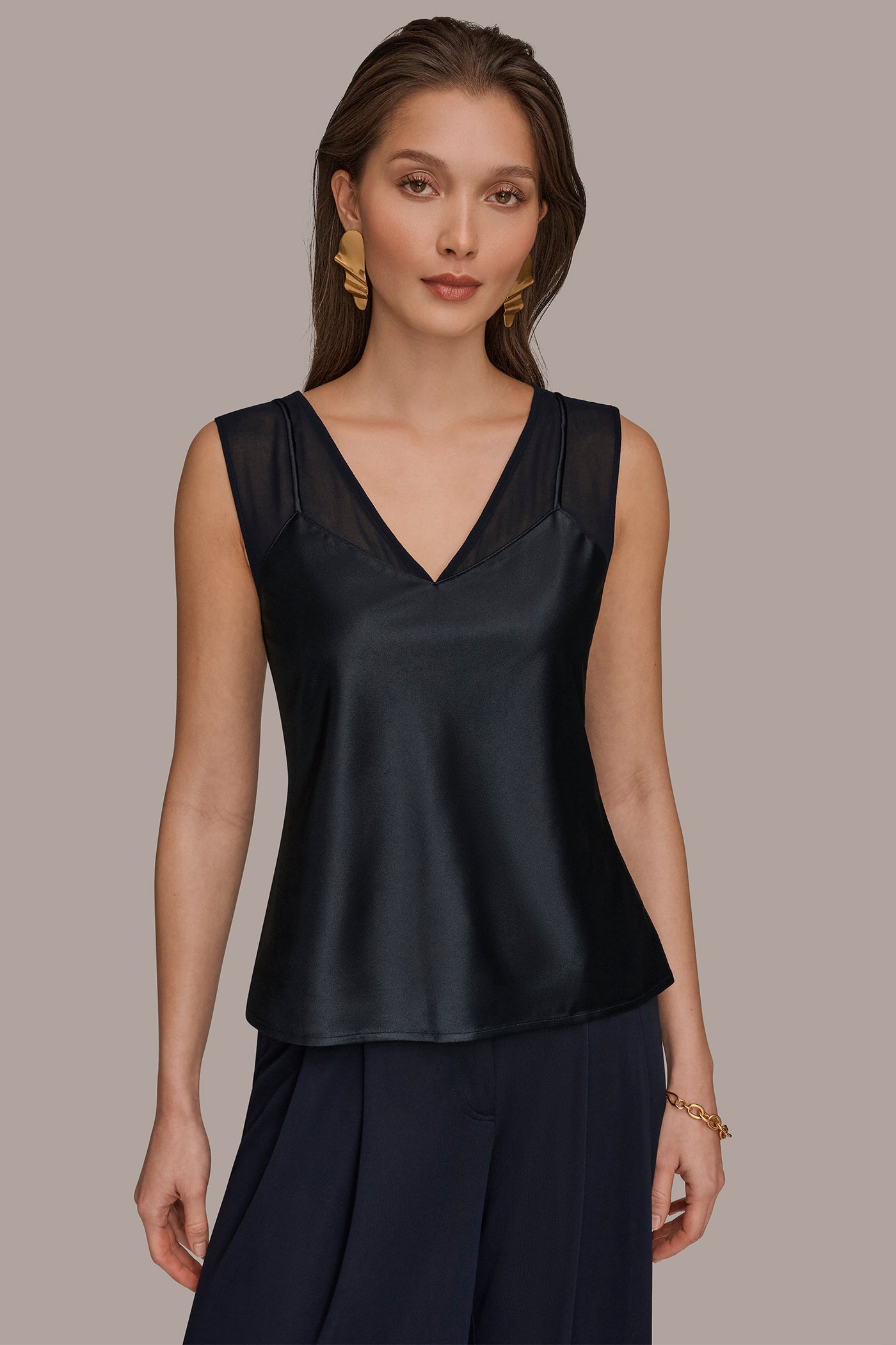 SLEEVELESS V-NECK TOP | View 1 | Products
