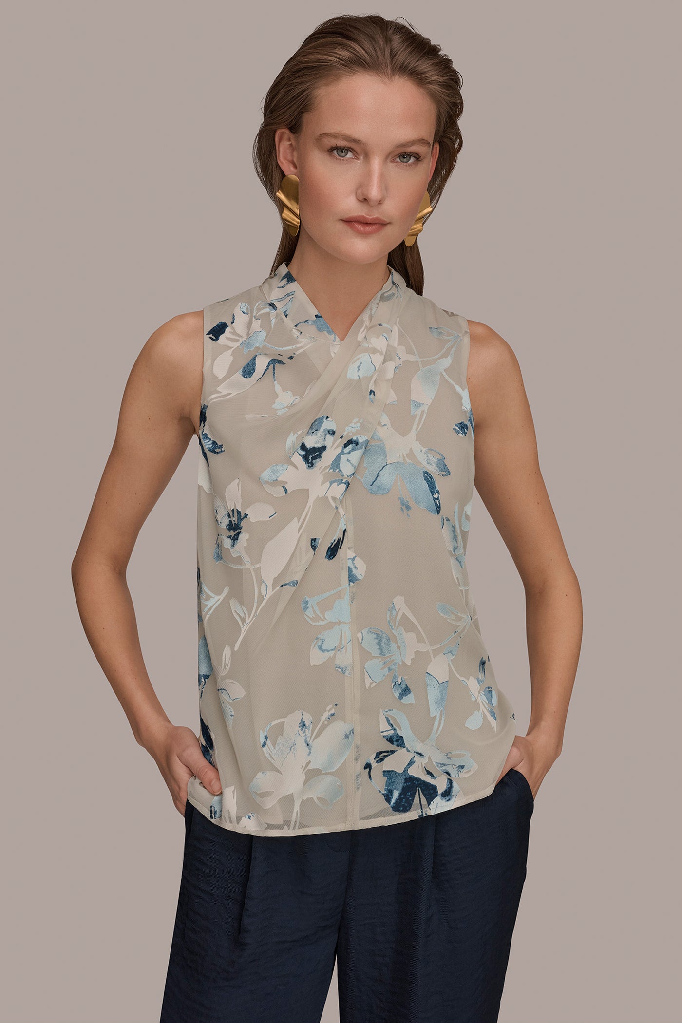 FLORAL CRISSCROSS TOP | View 1 | New clothing