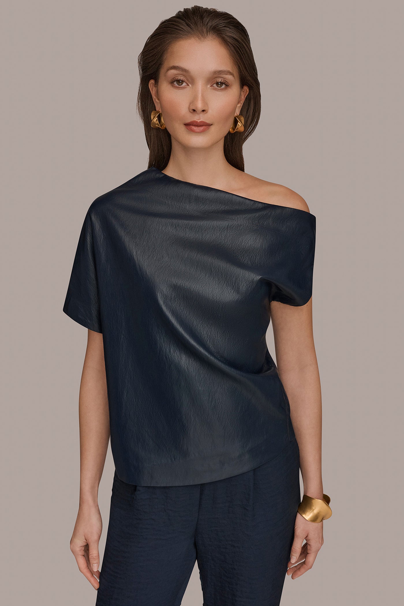 ASYMMETRIC ANGLE HEM TOP | View 1 | Products