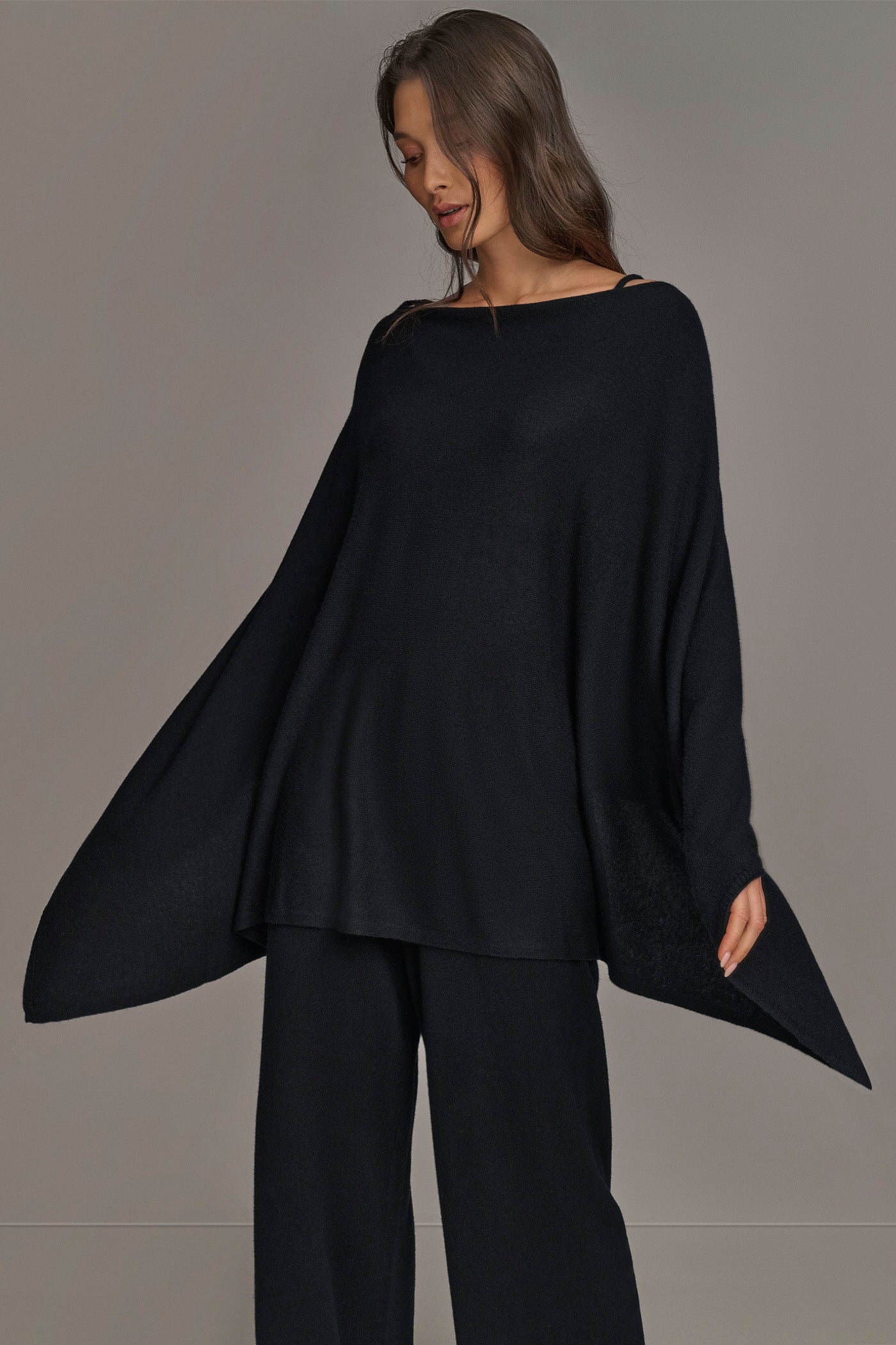 CASHMERE PONCHO VIEW 7 | Donna Karan New York Cashmere