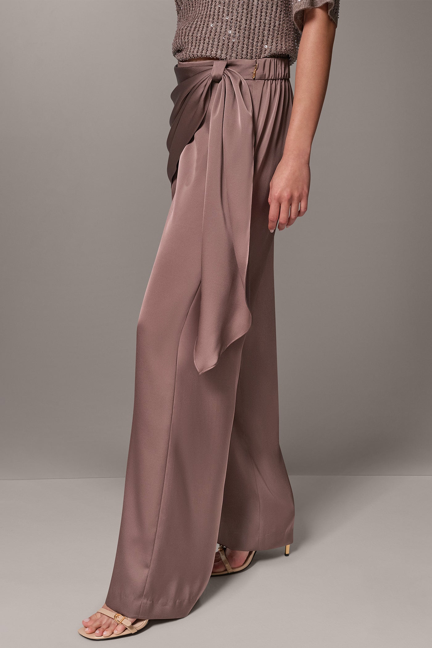 HIGH-RISE OVERLAY WIDE LEG PANT VIEW 4