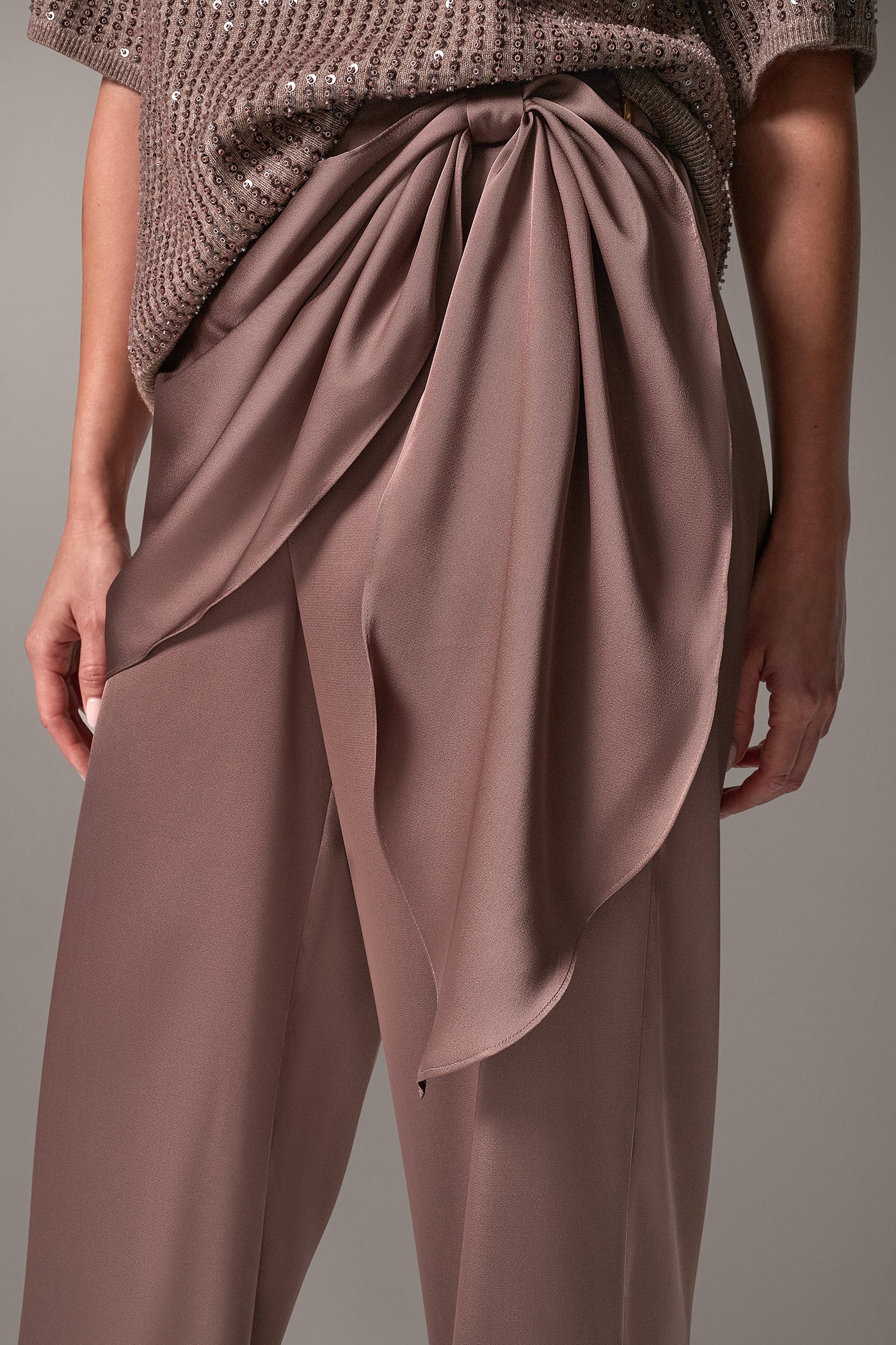 HIGH-RISE OVERLAY WIDE LEG PANT VIEW 2