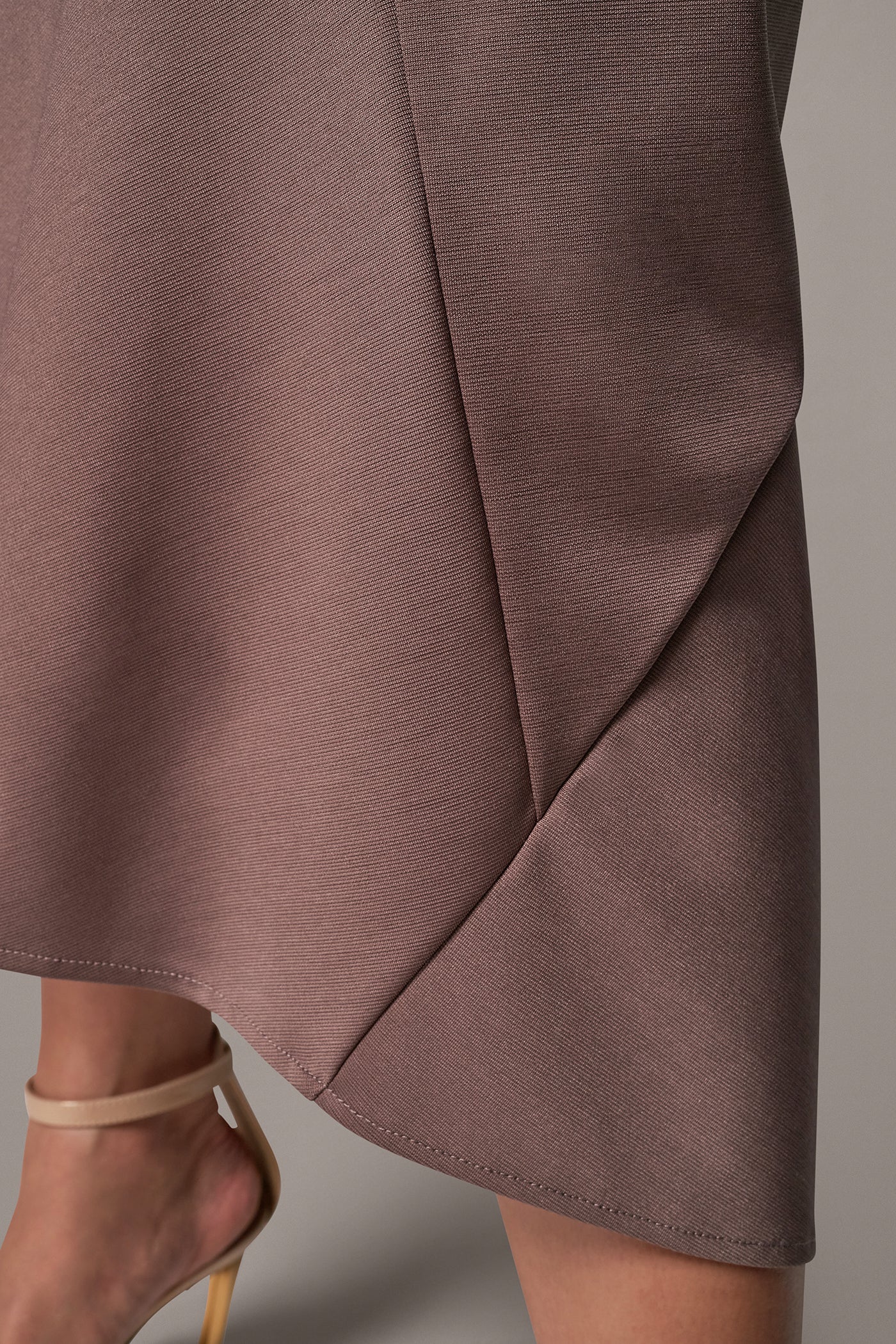 ANGLE HEM MIDI SKIRT VIEW 5