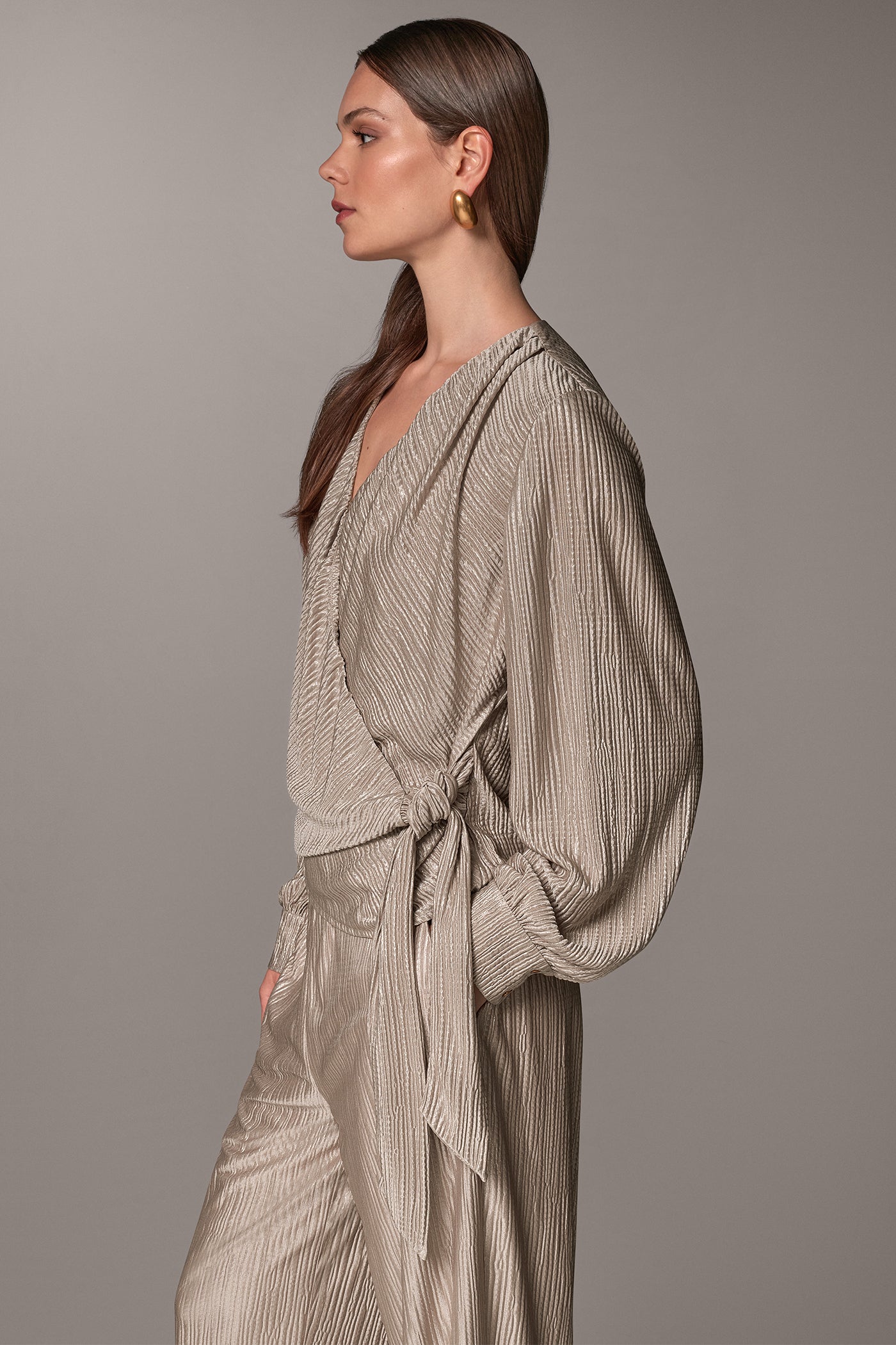 METALLIC WRAP-EFFECT TOP VIEW 3