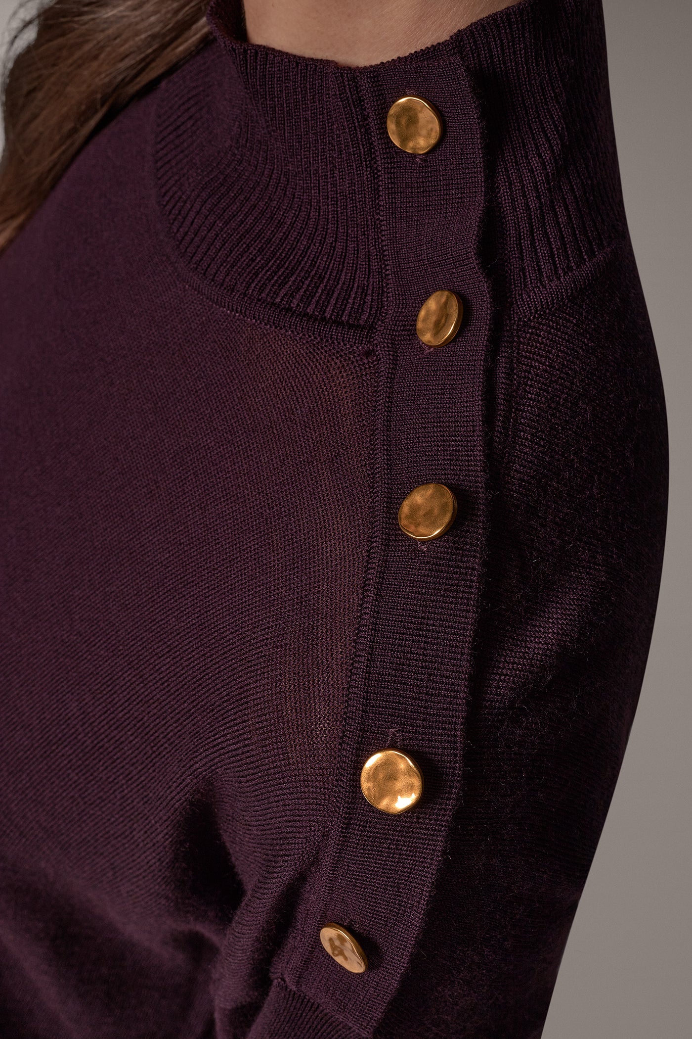 MERINO WOOL BUTTON SHOULDER TURTLENECK VIEW 5