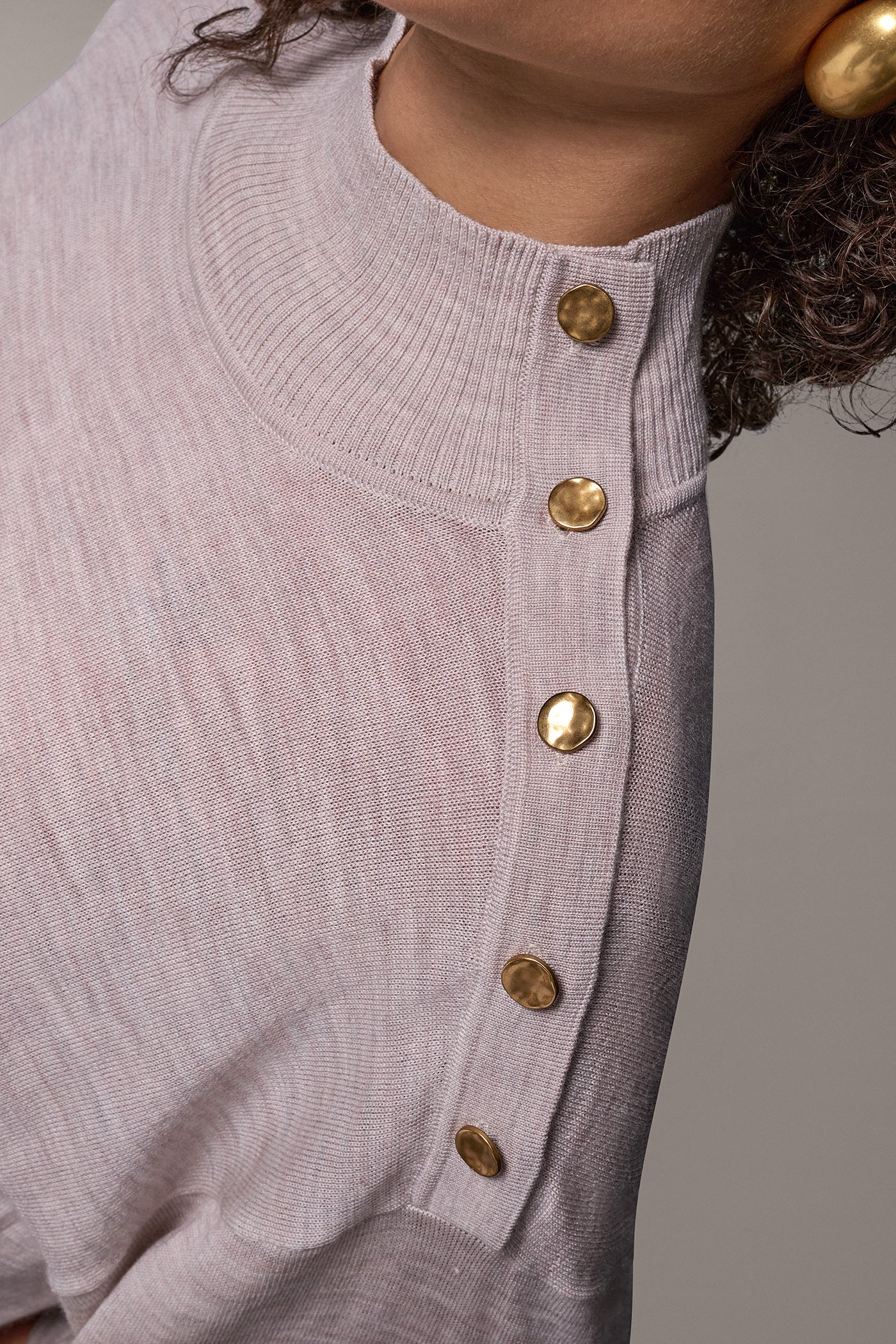 MERINO WOOL BUTTON SHOULDER TURTLENECK VIEW 5