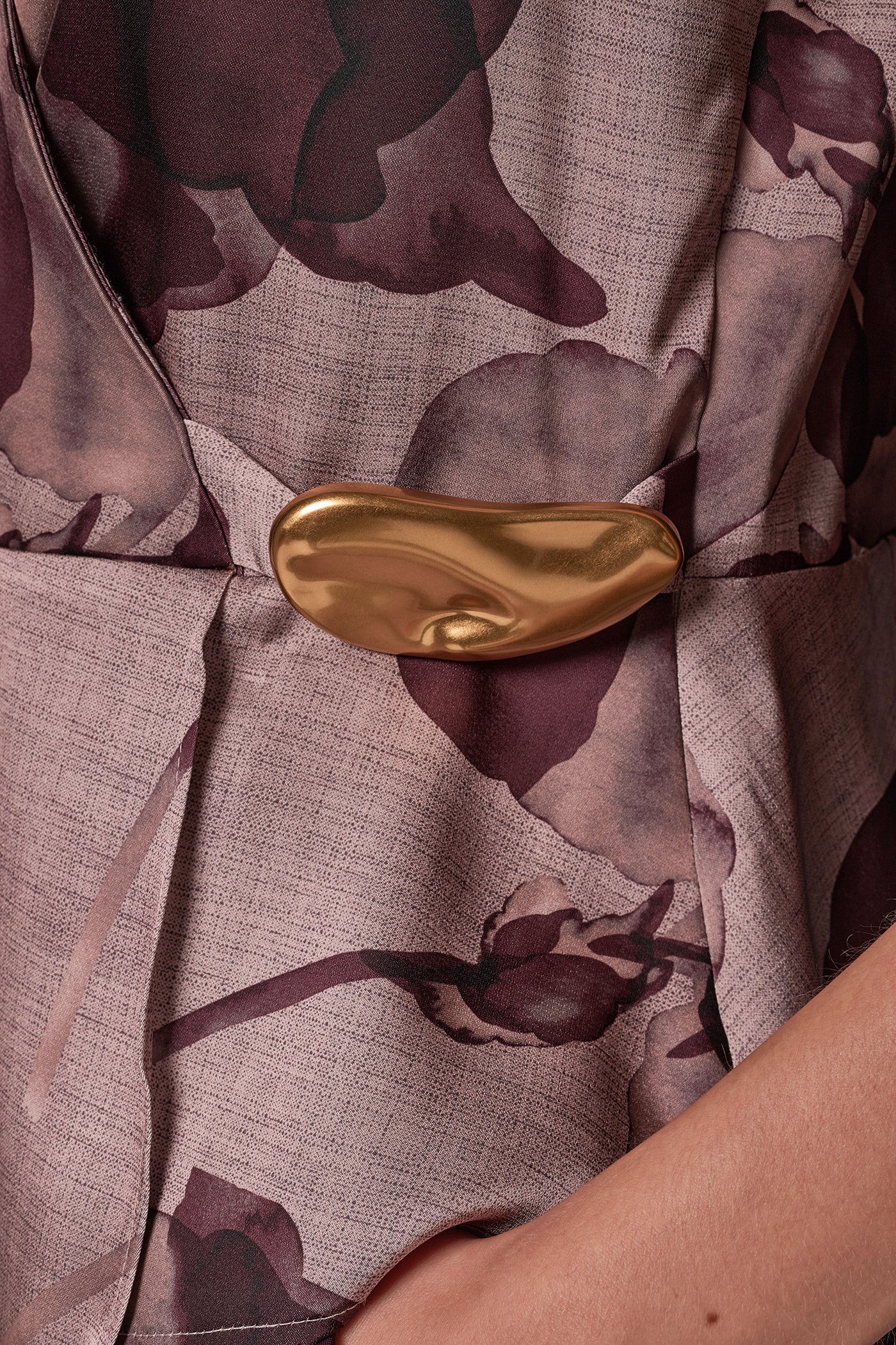 SATIN FLORAL WRAP-EFFECT TOP VIEW 8