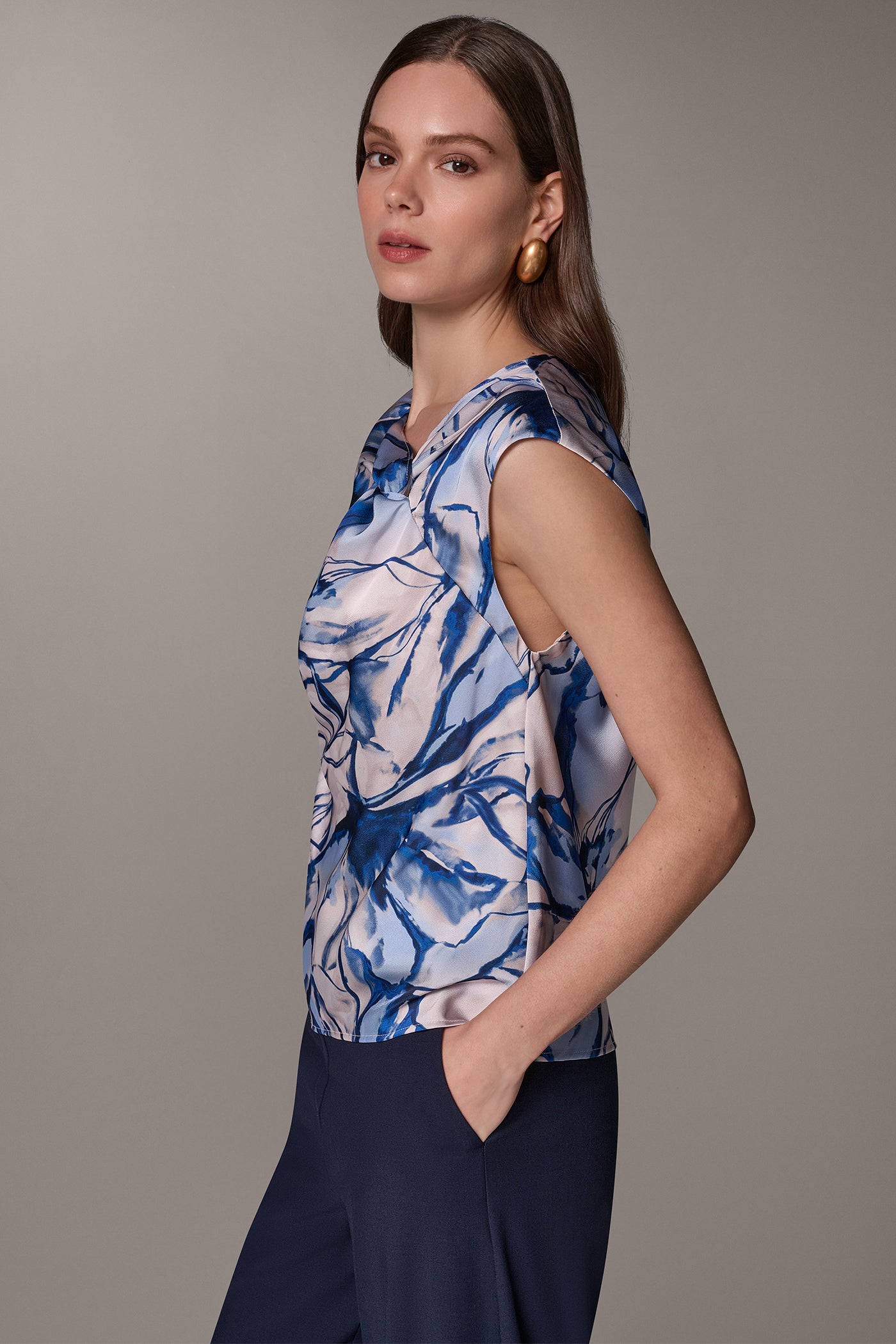 PRINTED TWIST-NECK TOP VIEW 4 | New clothing