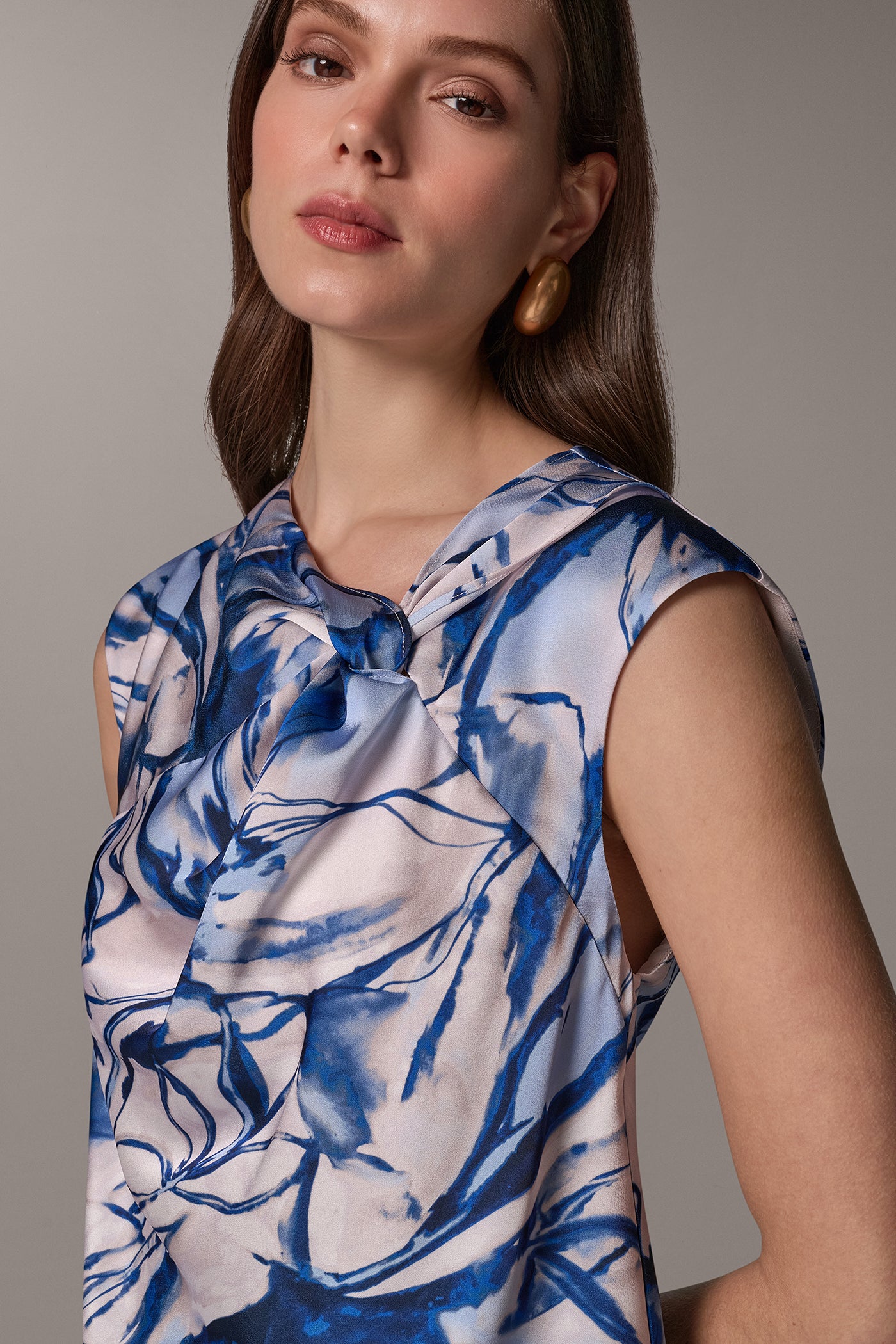 PRINTED TWIST-NECK TOP (alternate view)