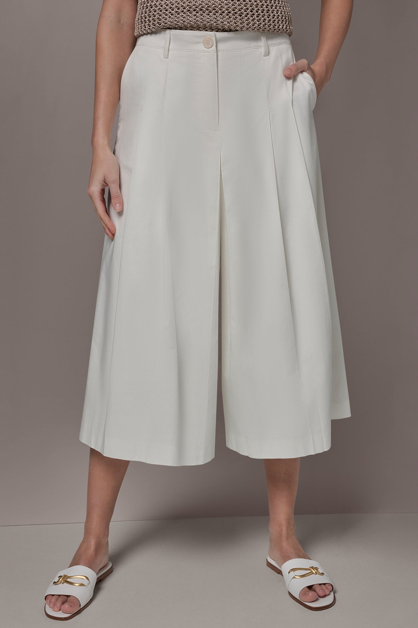 EXTRA HIGH-RISE COTTON-SATEEN PLEATED WIDE-LEG PANT VIEW 1