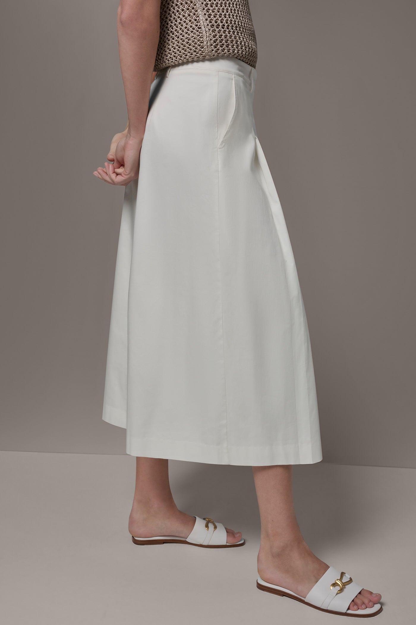 EXTRA HIGH-RISE COTTON-SATEEN PLEATED WIDE-LEG PANT VIEW 3