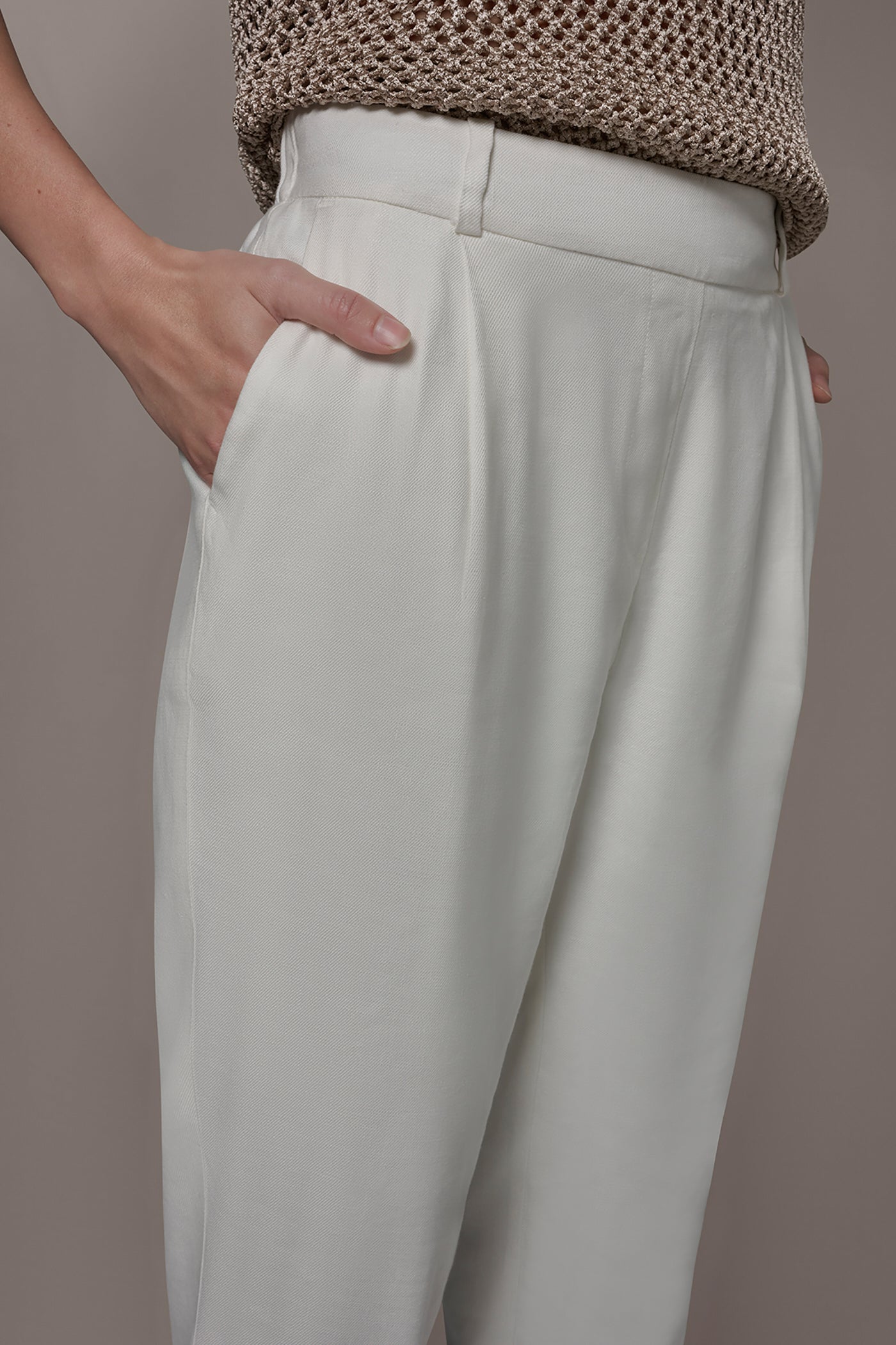 LINEN-BLEND HIGH-RISE PLEATED STRAIGHT ANKLE PANT VIEW 4 | Pants