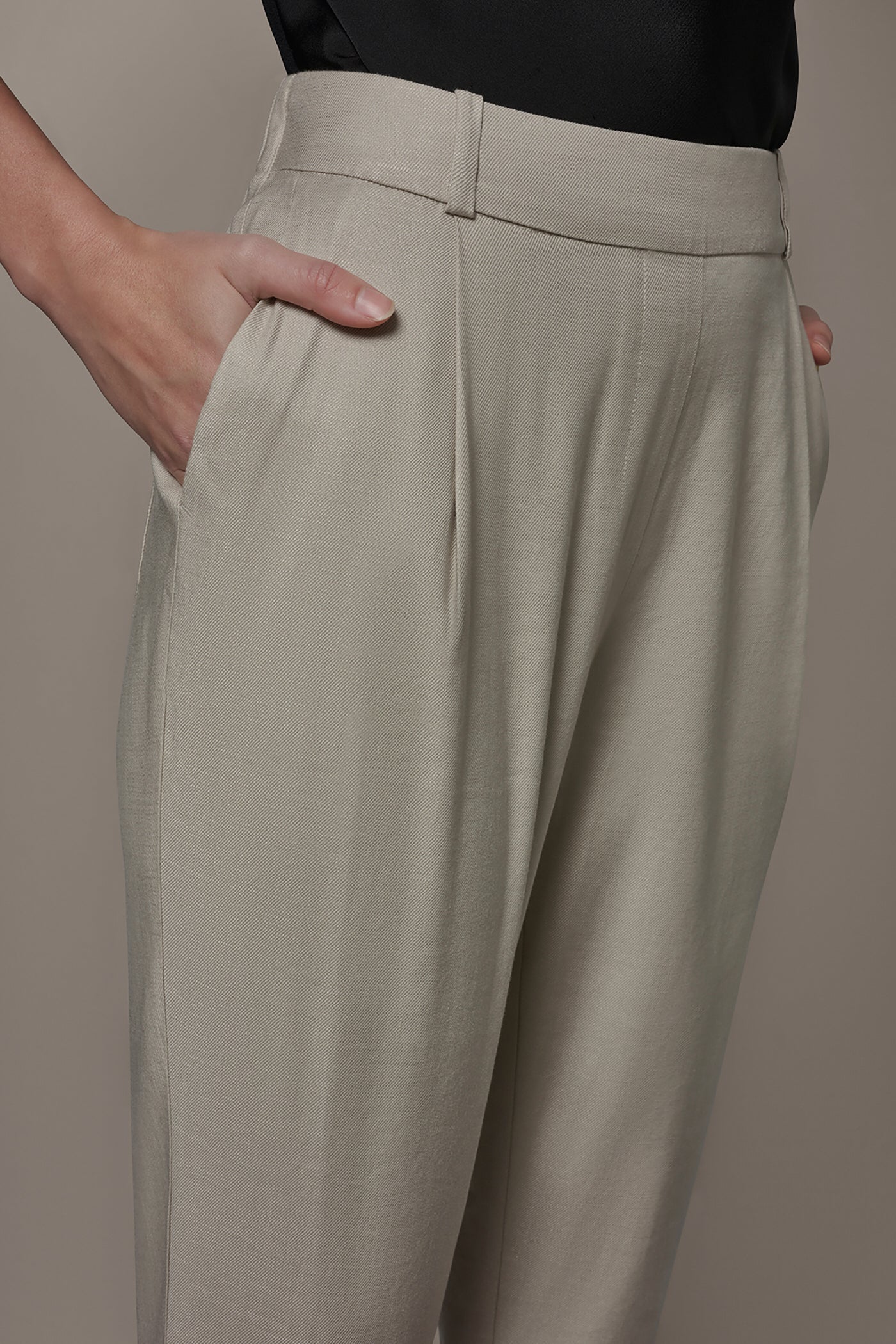 LINEN-BLEND PLEATED STRAIGHT ANKLE PANT VIEW 4 | Pants