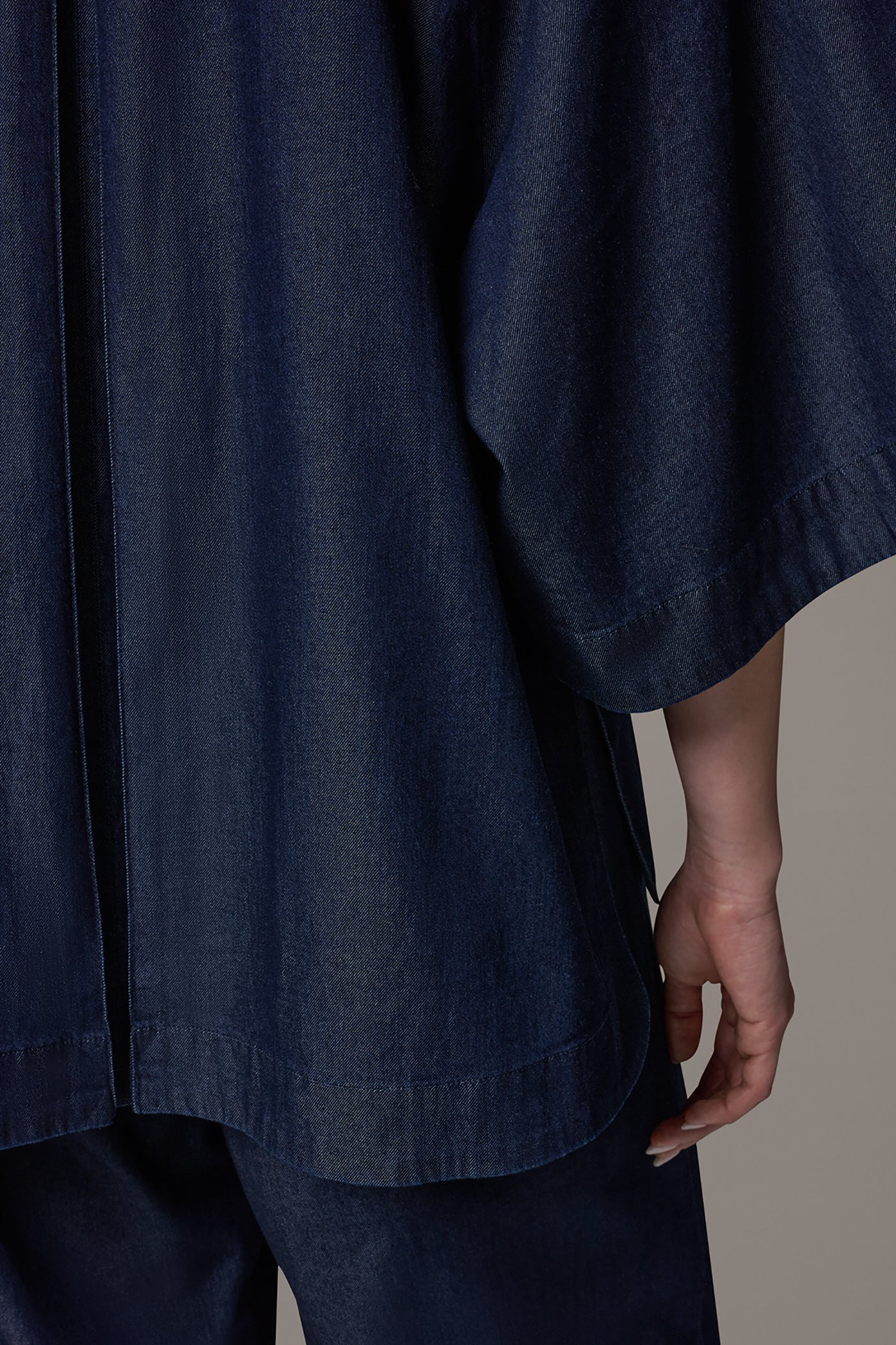 3/4 SLEEVE SHIRT VIEW 7