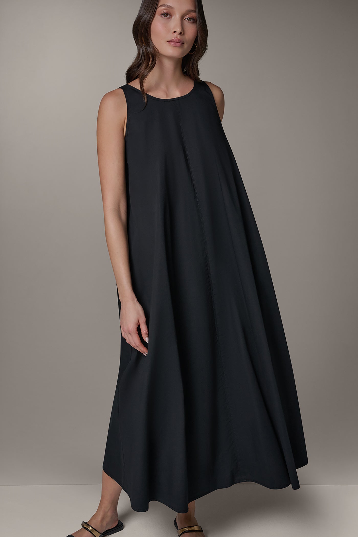 SLEEVELESS MAXI TRAPEZE DRESS VIEW 6 | Casual Collection