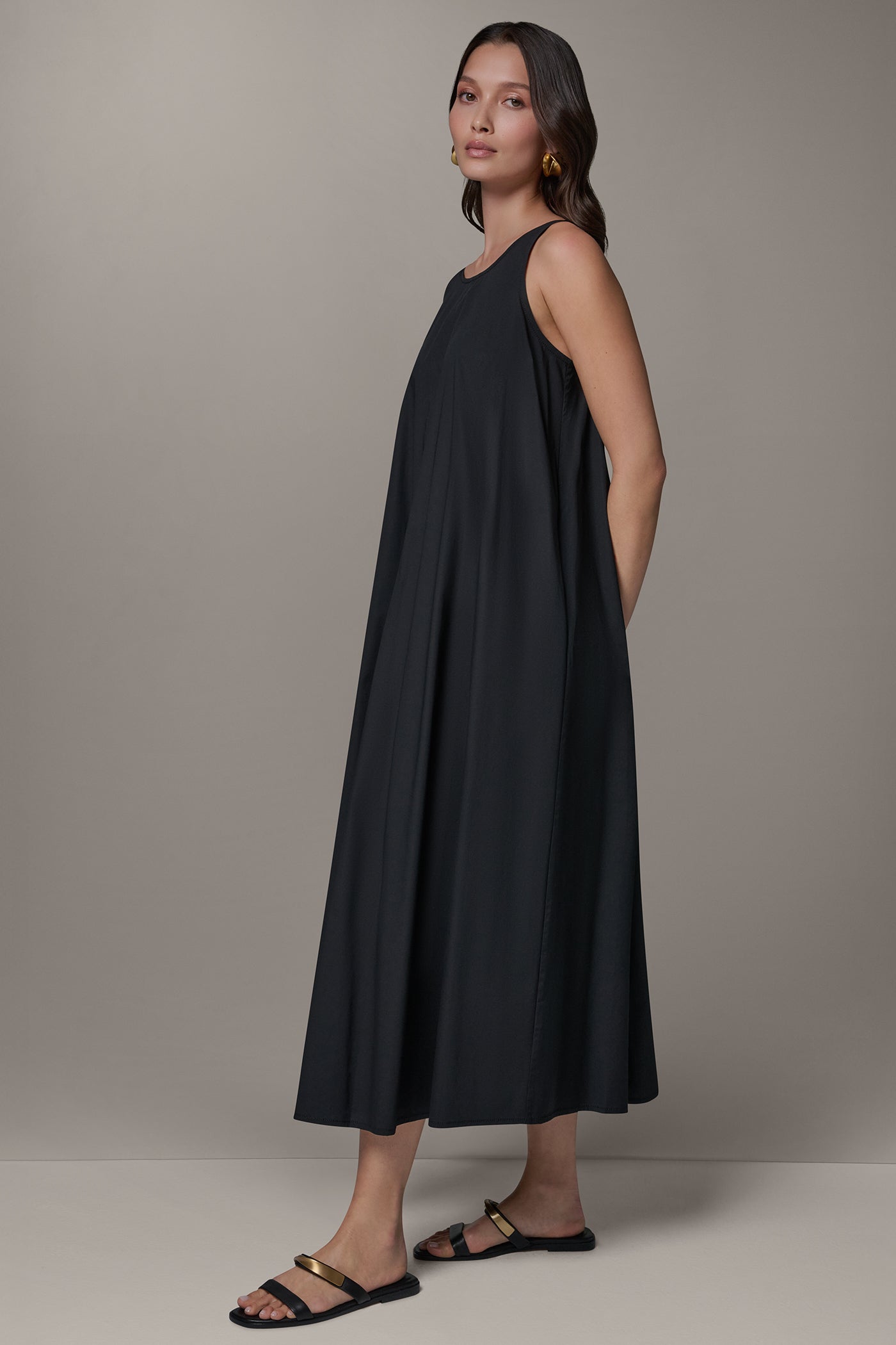 SLEEVELESS MAXI TRAPEZE DRESS VIEW 4 | Casual Collection