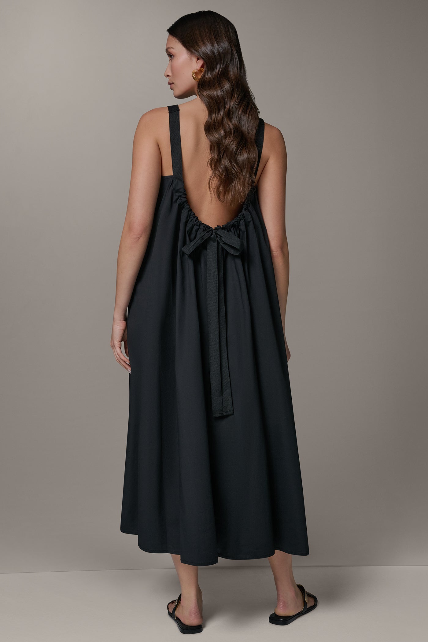SLEEVELESS MAXI TRAPEZE DRESS VIEW 3 | Casual Collection