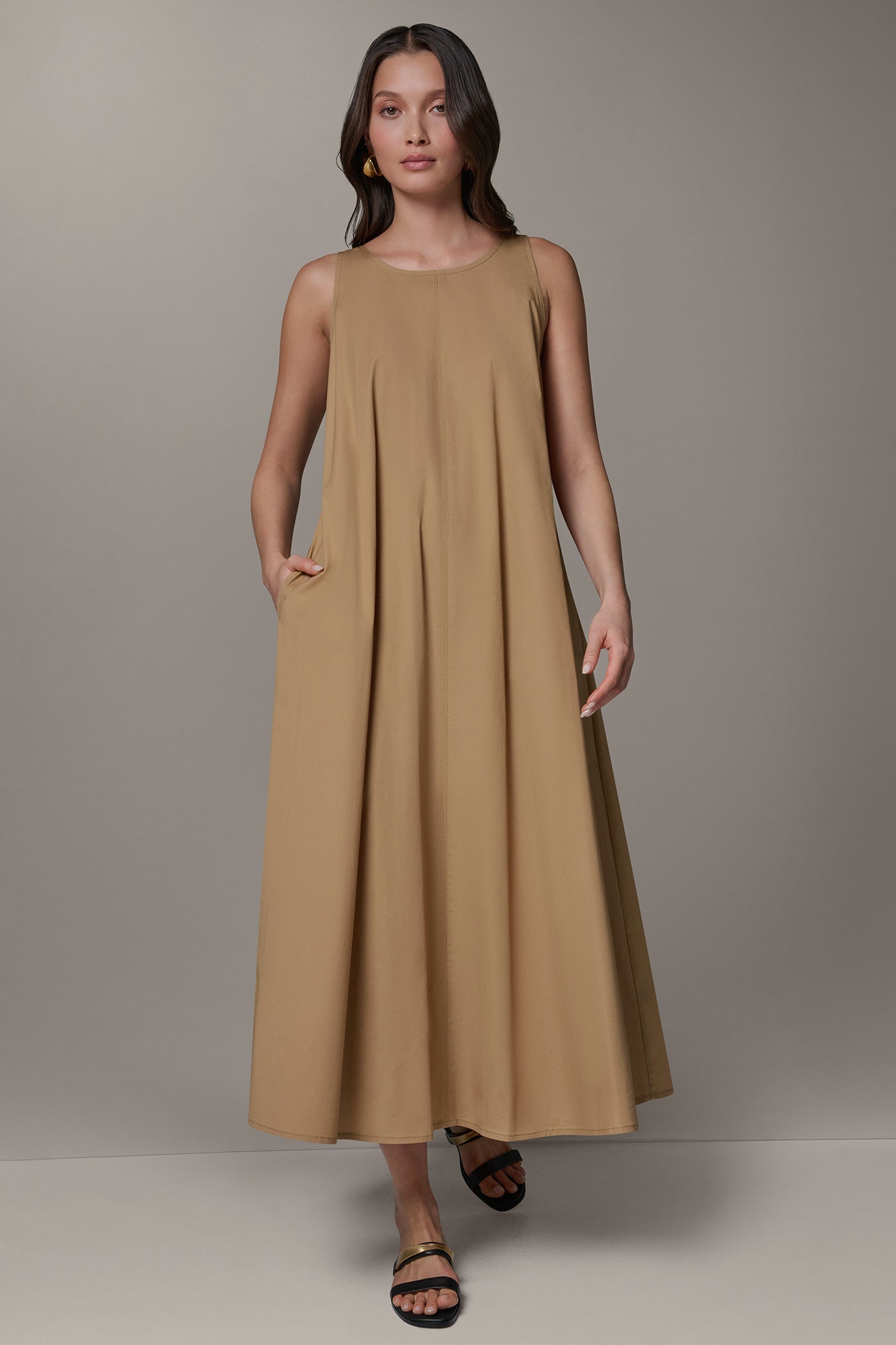 SLEEVELESS MAXI TRAPEZE DRESS