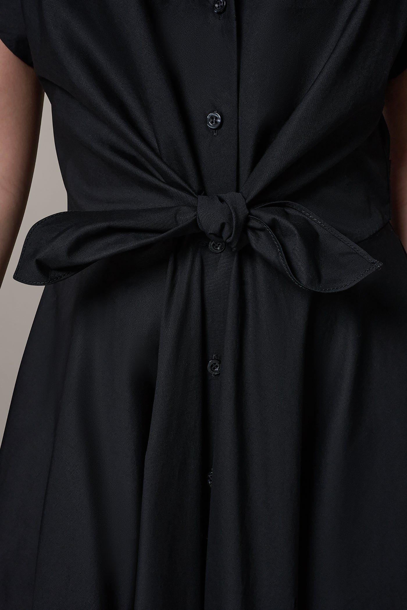 SHORT SLEEVE TIE FRONT MAXI SHIRT DRESS VIEW 5