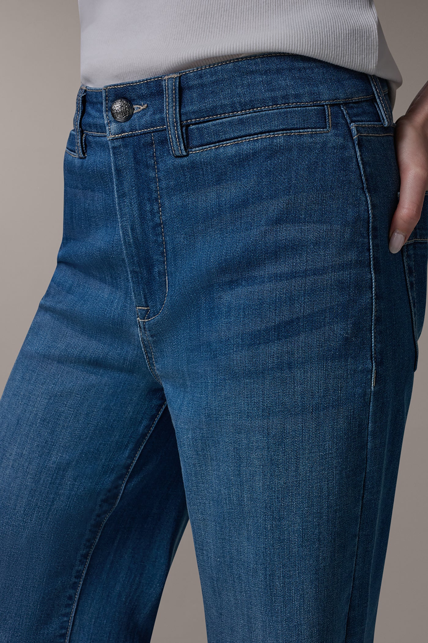 THE DONNA HIGH-RISE WIDE-LEG JEAN VIEW 4