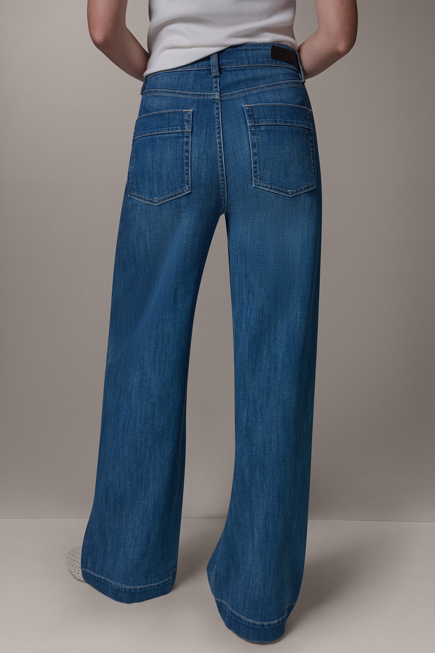 THE DONNA HIGH-RISE WIDE-LEG JEAN VIEW 2