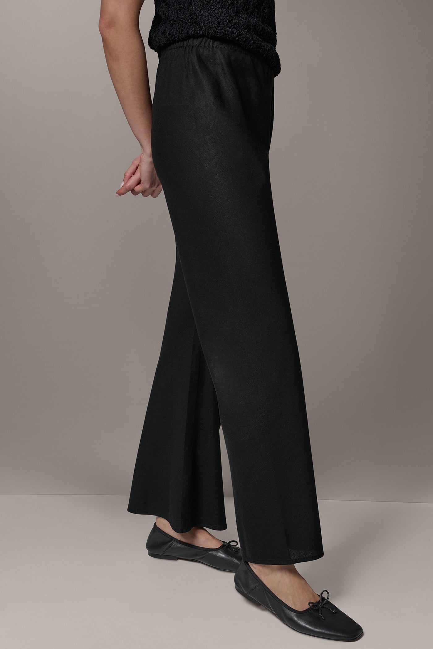 MID-RISE RELAXED ANKLE PANT VIEW 3 | NEW DONNA KARAN WEEKEND
