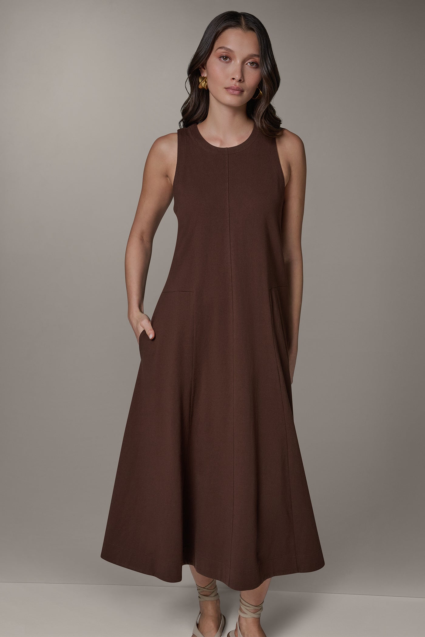 SLEEVELESS MIDI TRAPEZE DRESS