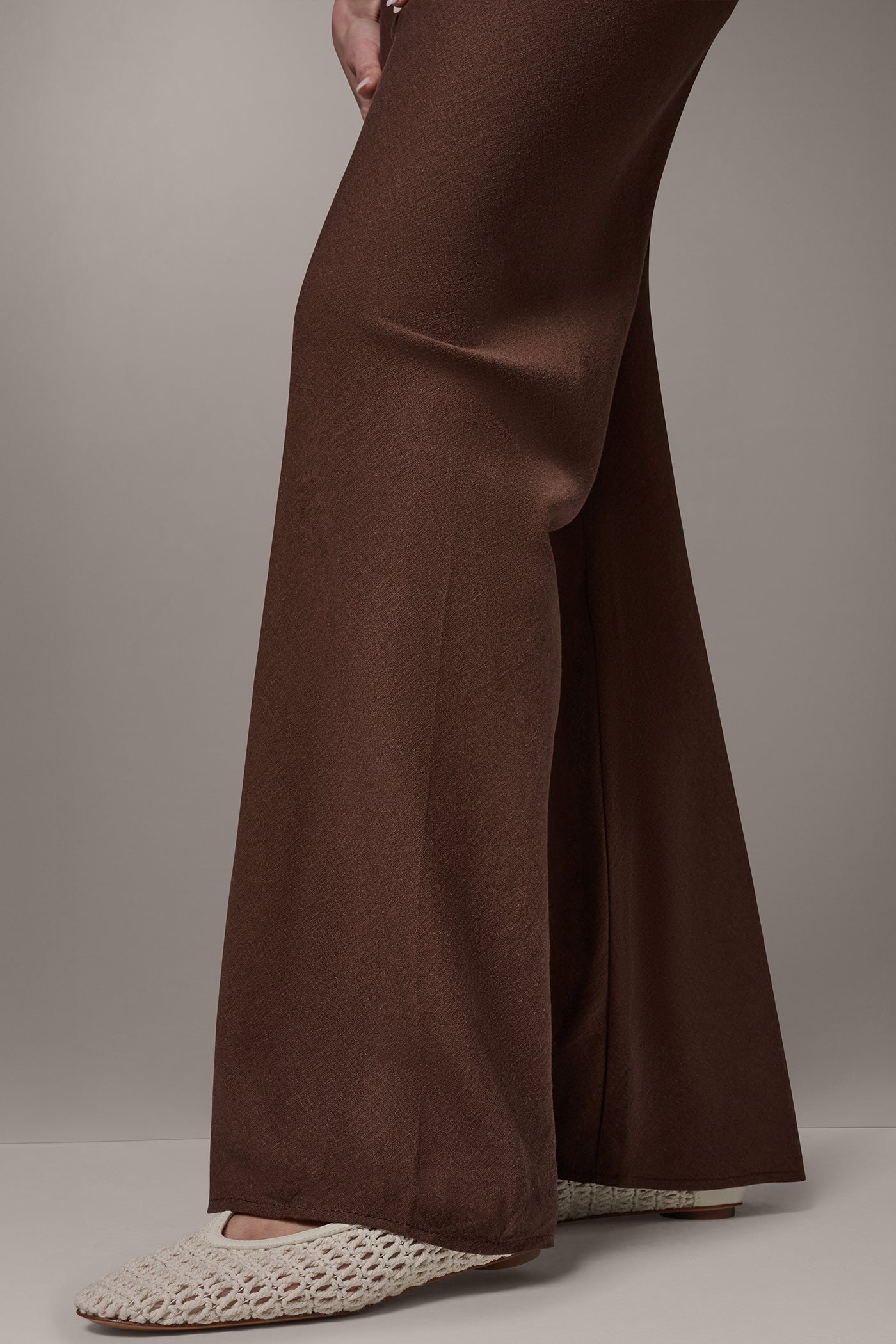 MID-RISE RELAXED ANKLE PANT VIEW 4 | NEW DONNA KARAN WEEKEND