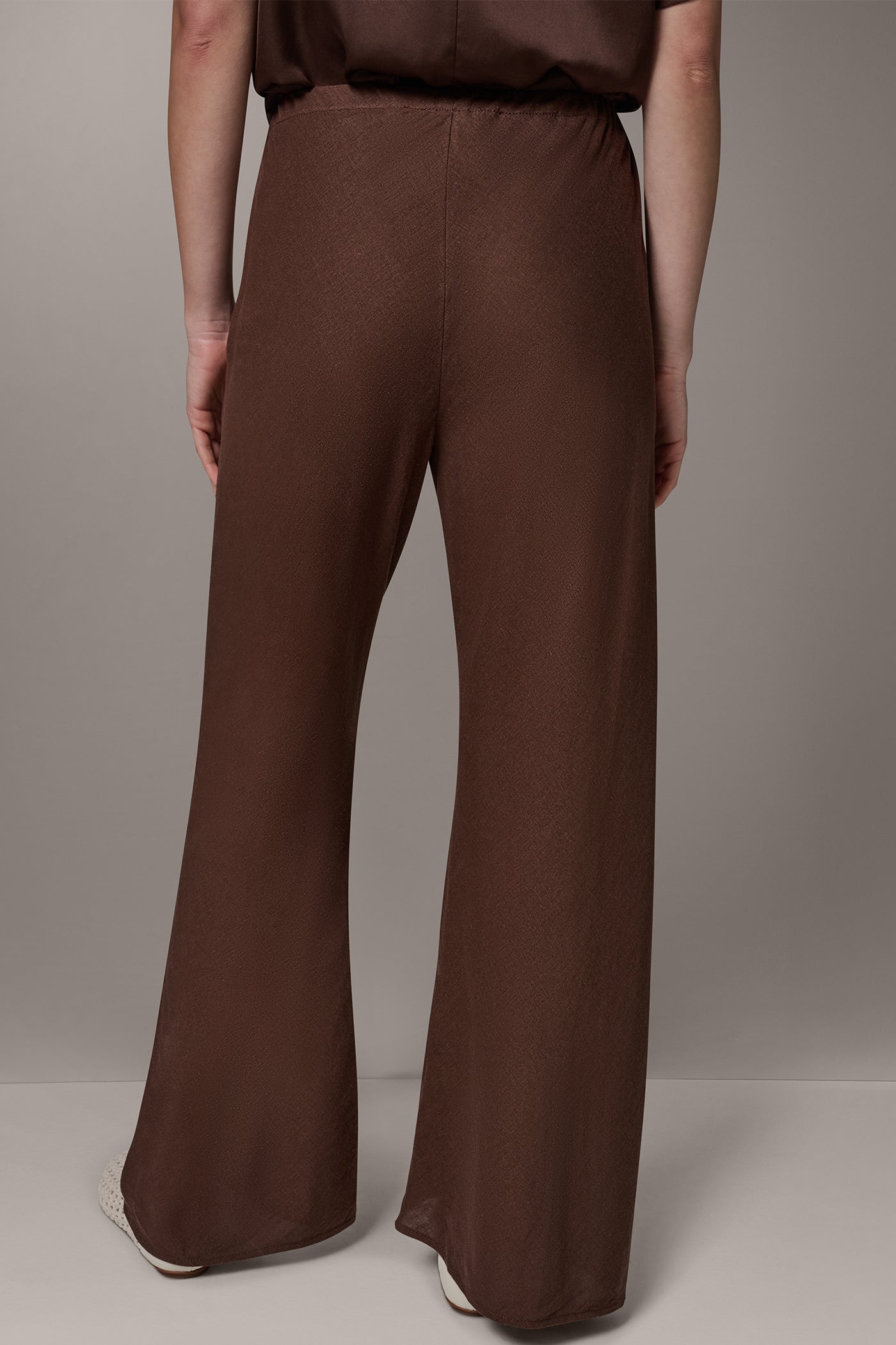 MID-RISE RELAXED ANKLE PANT | View 2 | NEW DONNA KARAN WEEKEND
