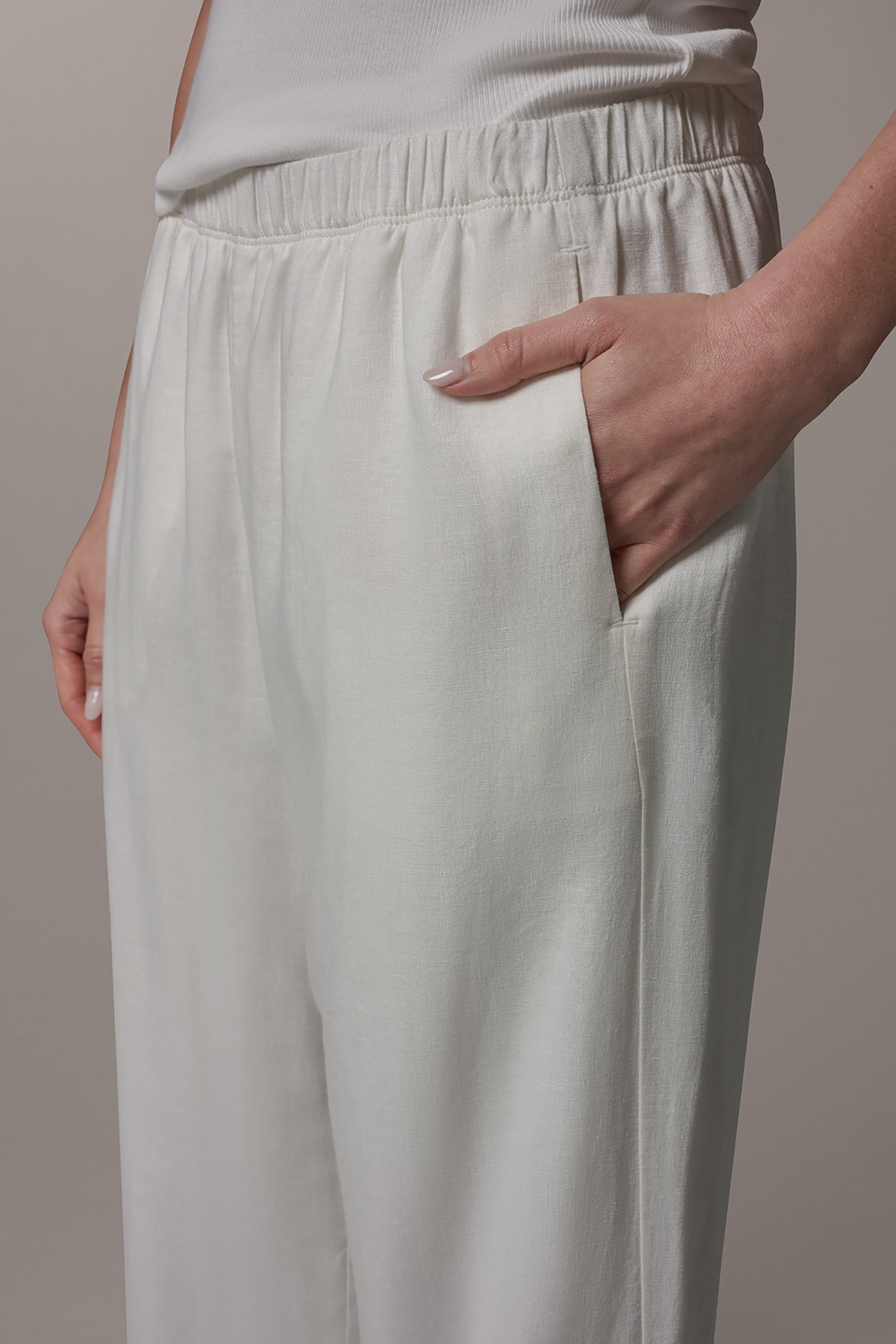 MID-RISE STRAIGHT-LEG ANKLE PANT VIEW 4 | Donna Karan Weekend Pants & Skirts
