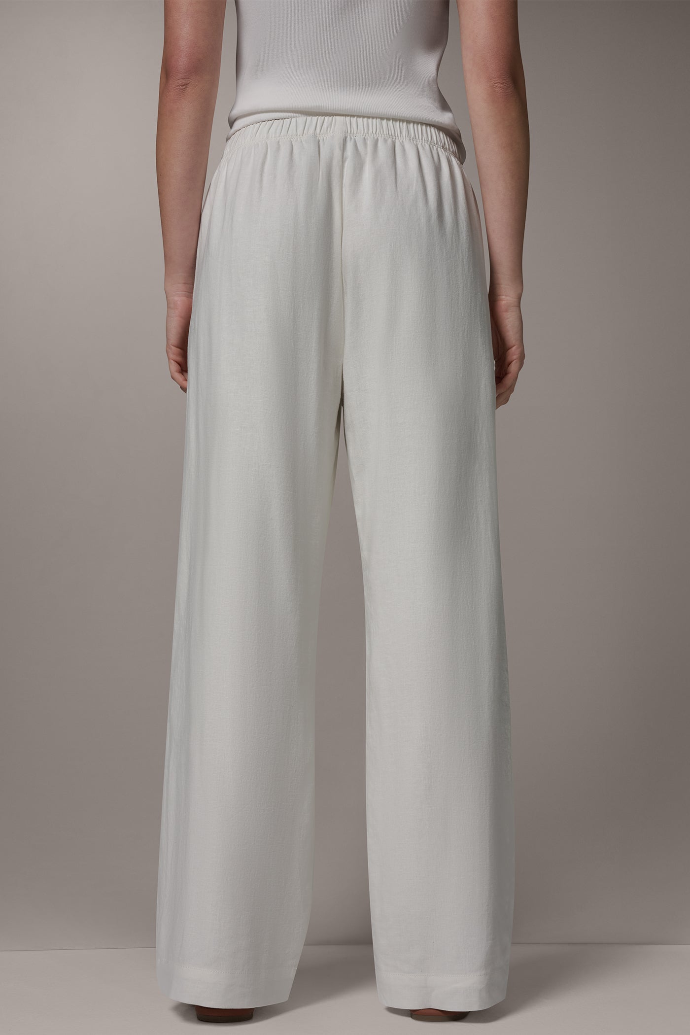 MID-RISE STRAIGHT-LEG ANKLE PANT (alternate view)