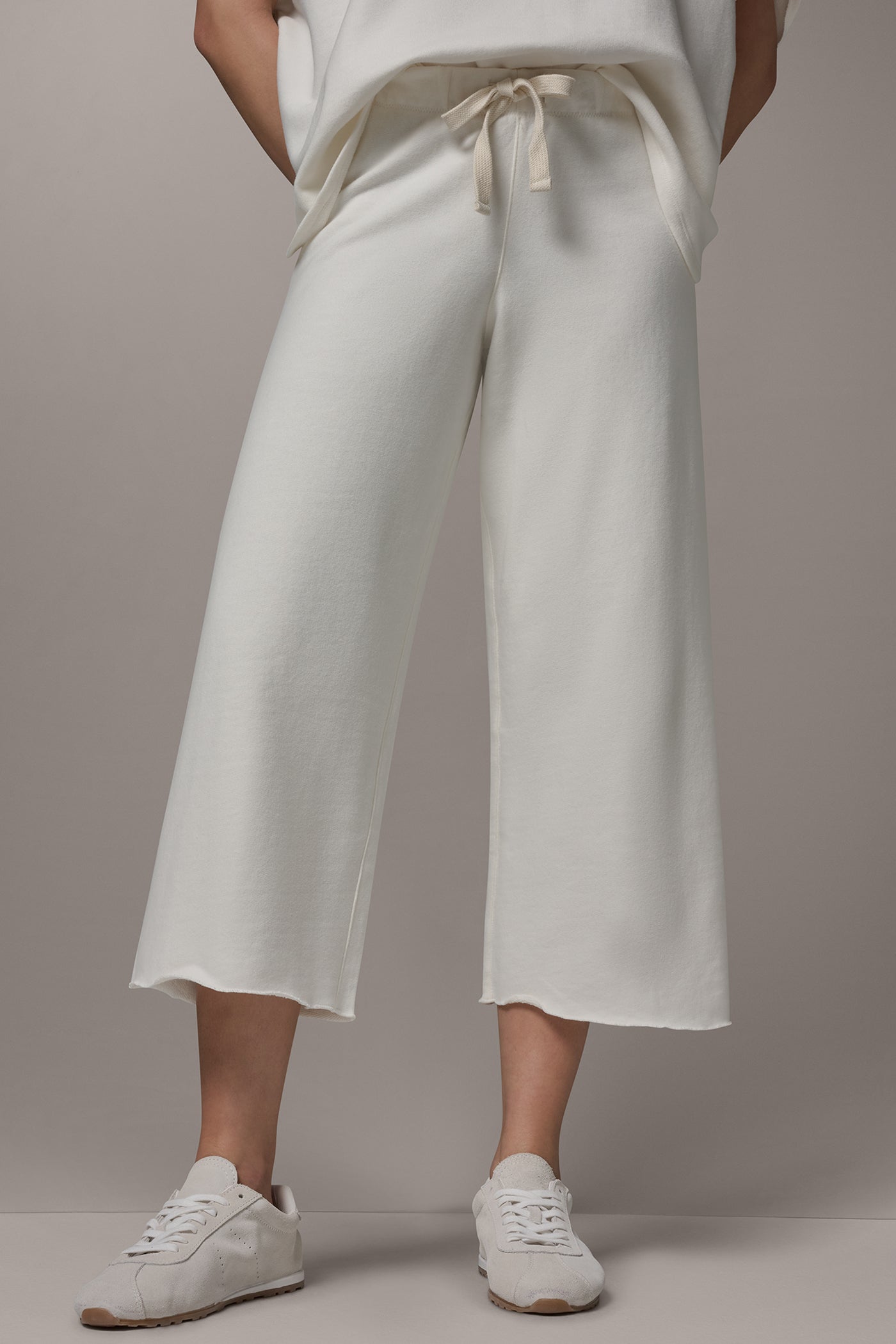 CROP PANT | View 1 | Casual Collection